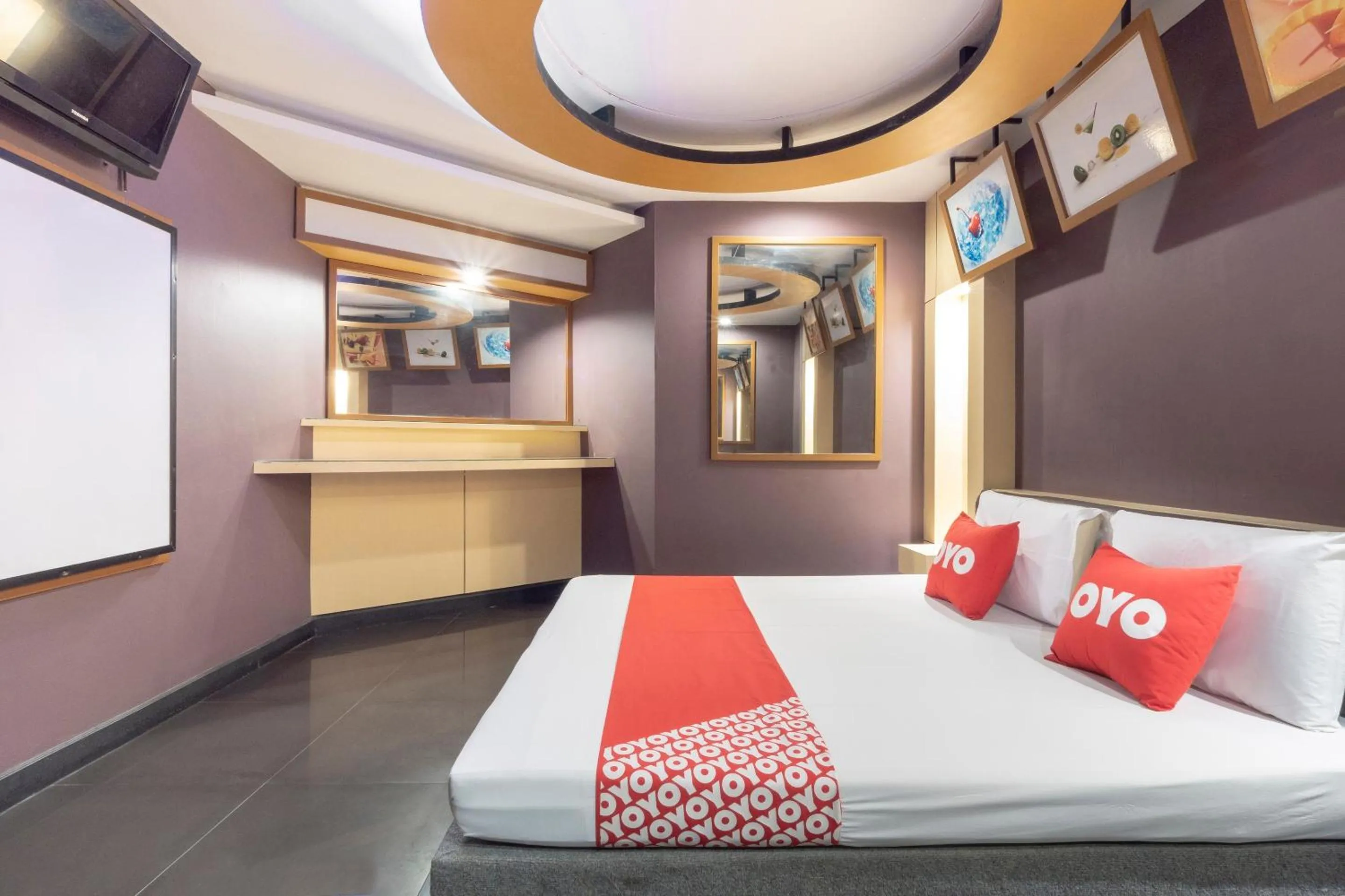 Bedroom, Bed in OYO 75382 Chonburi Hotel