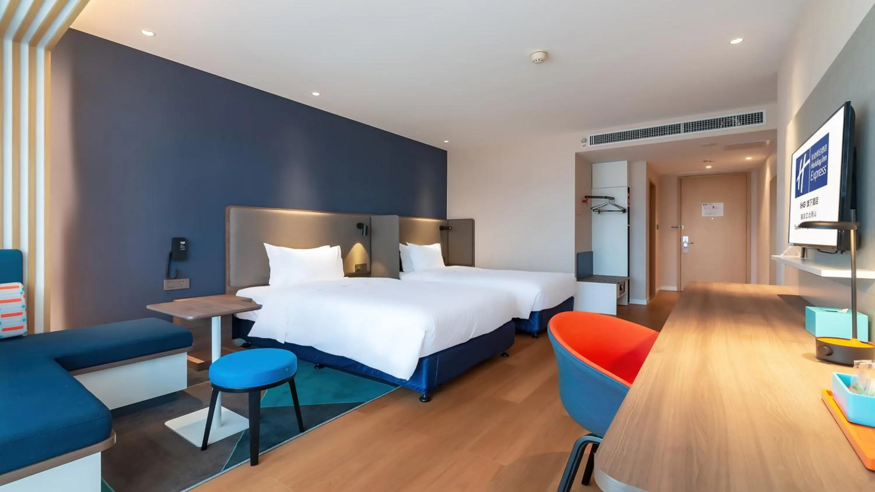 Photo of the whole room in Holiday Inn Express Nanjing Jiangbei Yushan, an IHG Hotel