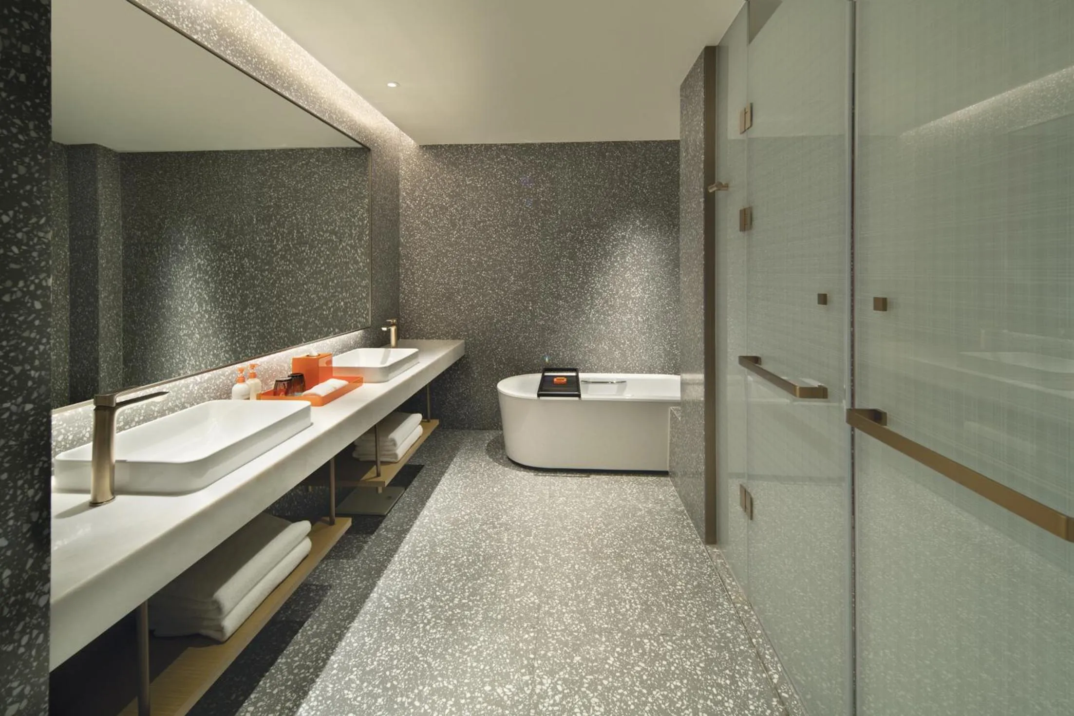 Bed in Crowne Plaza Beijing Badaling by IHG