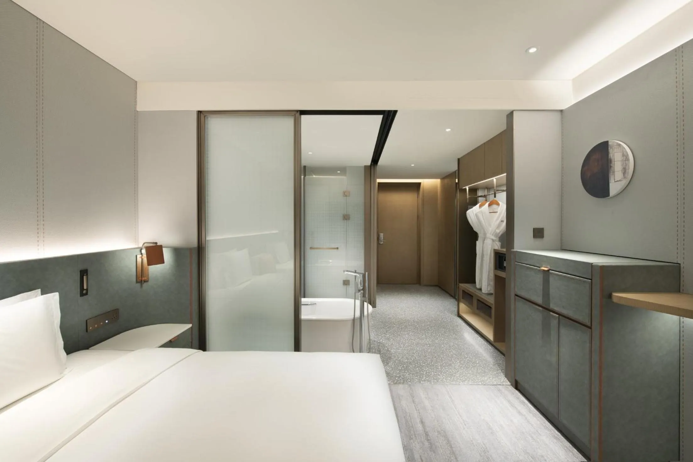 Photo of the whole room, Bed in Crowne Plaza Beijing Badaling by IHG