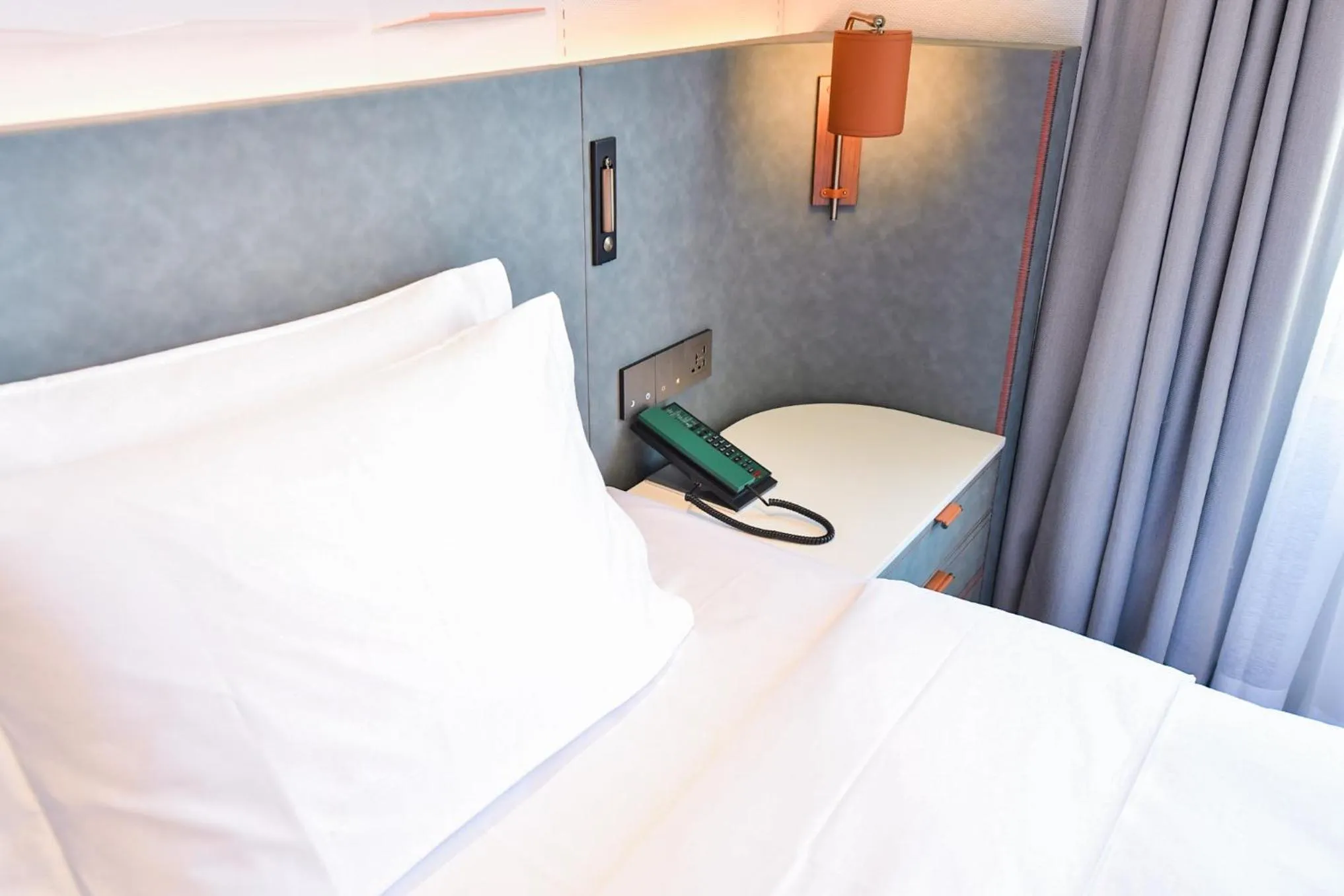 Bed in Crowne Plaza Beijing Badaling by IHG