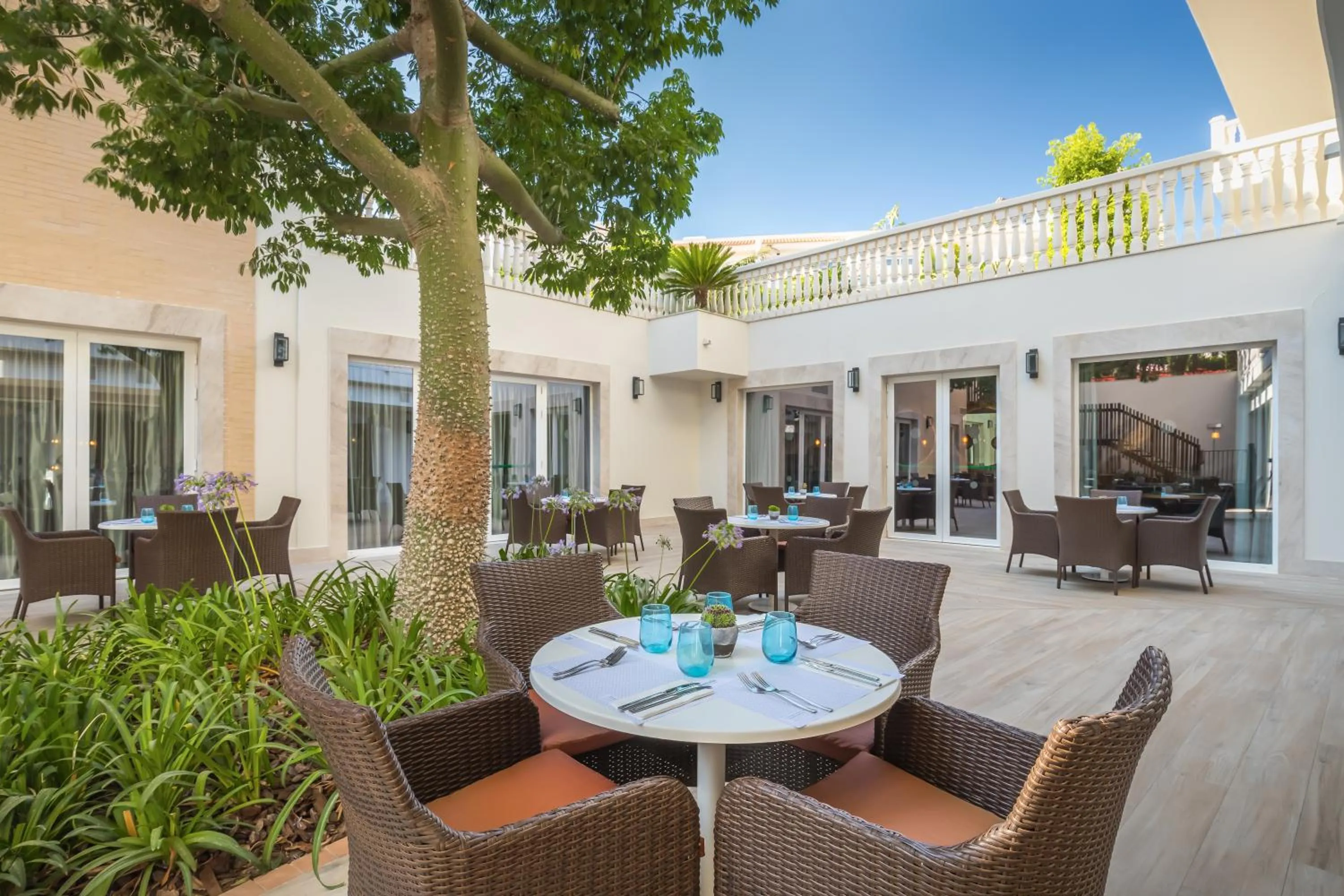 Restaurant/places to eat in Barceló la Nucía Hills