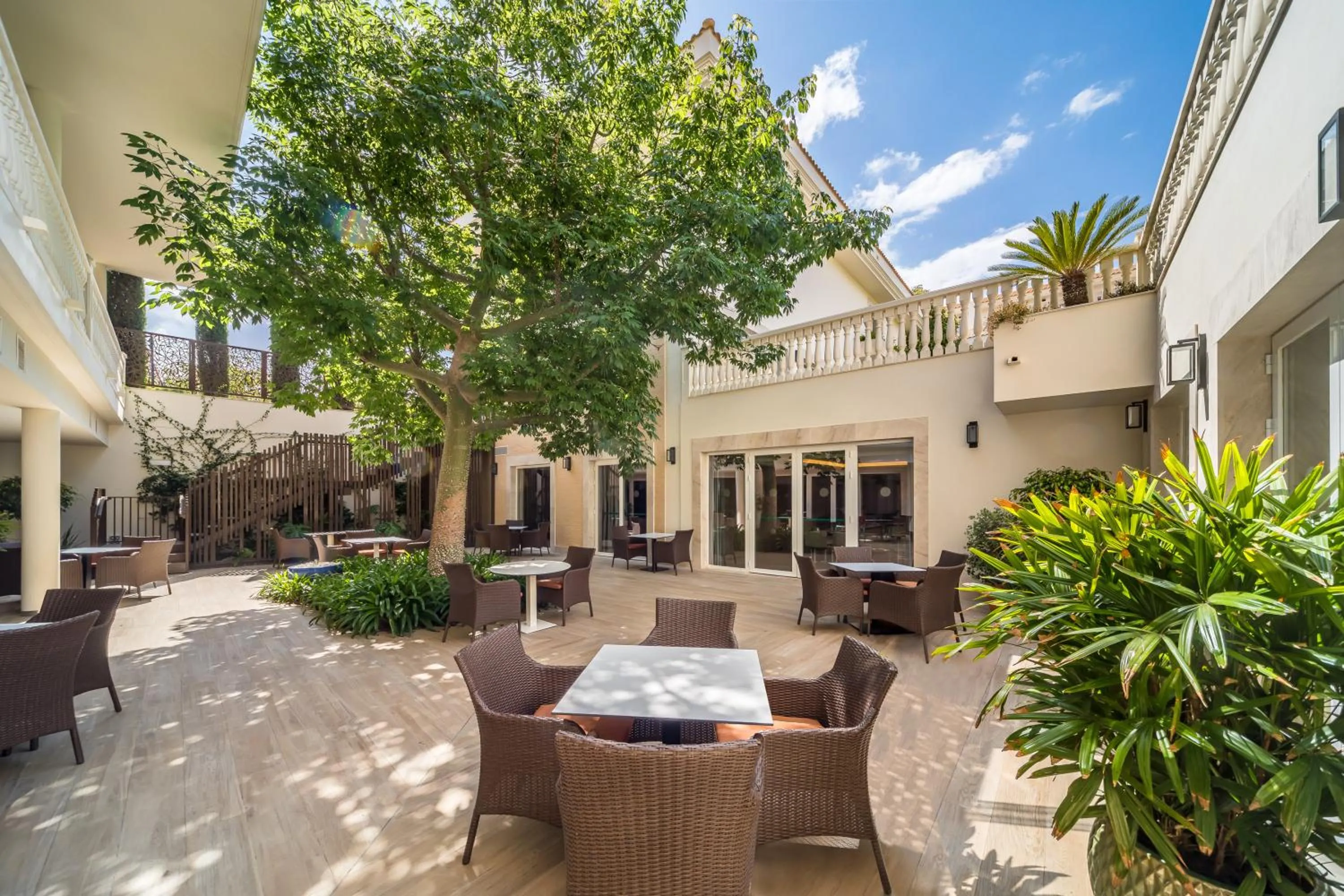 Restaurant/places to eat in Barceló la Nucía Hills