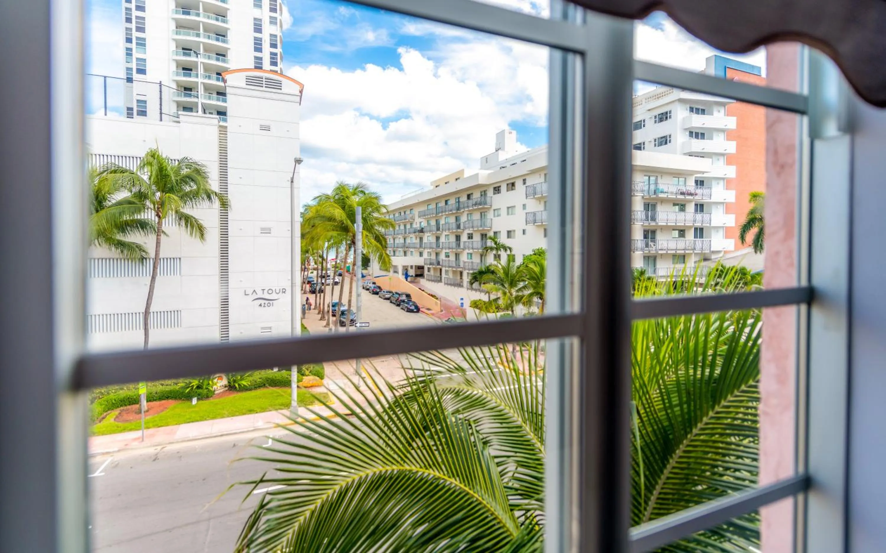 City view in Secret Garden Miami Beach