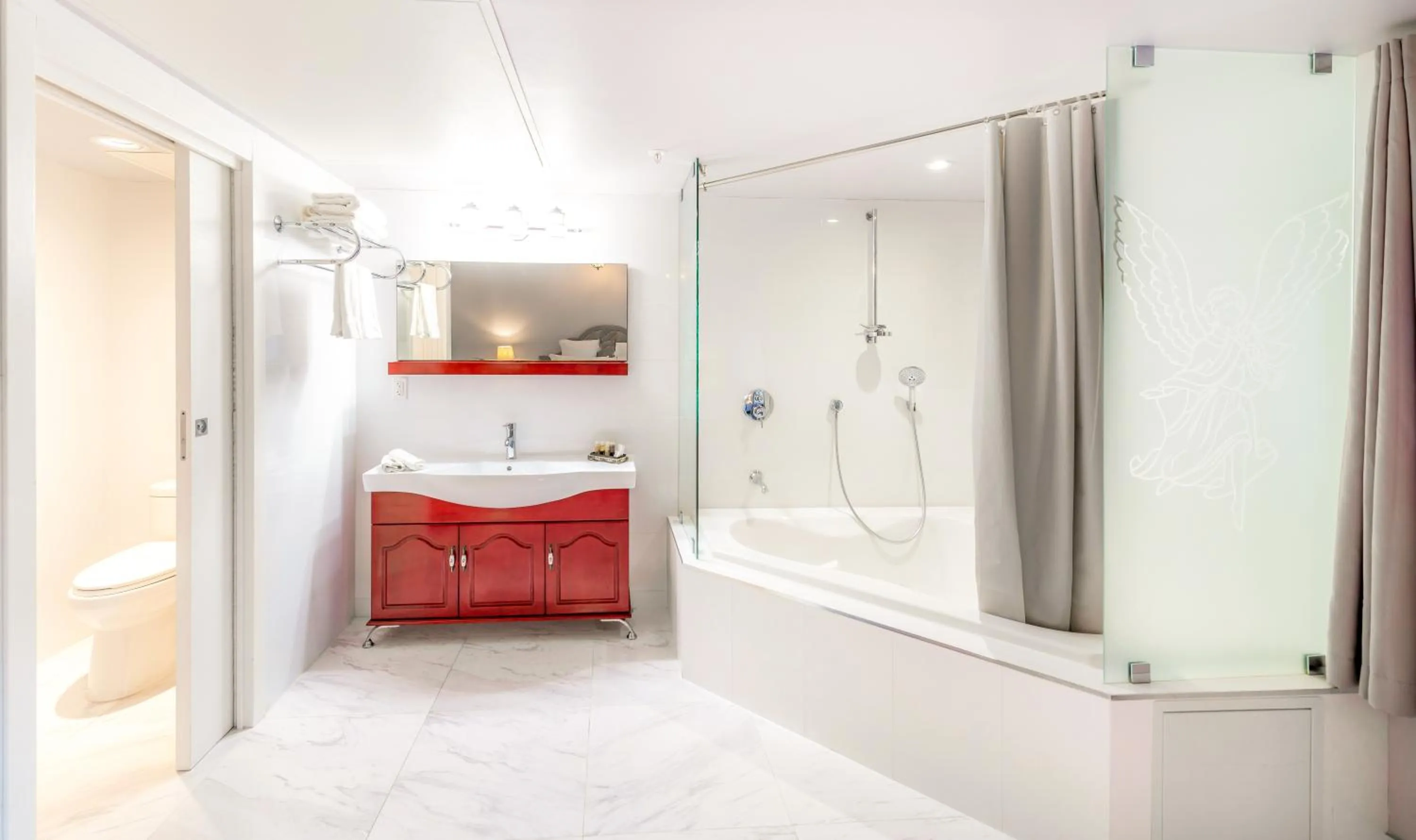 Hot Tub in Secret Garden Miami Beach