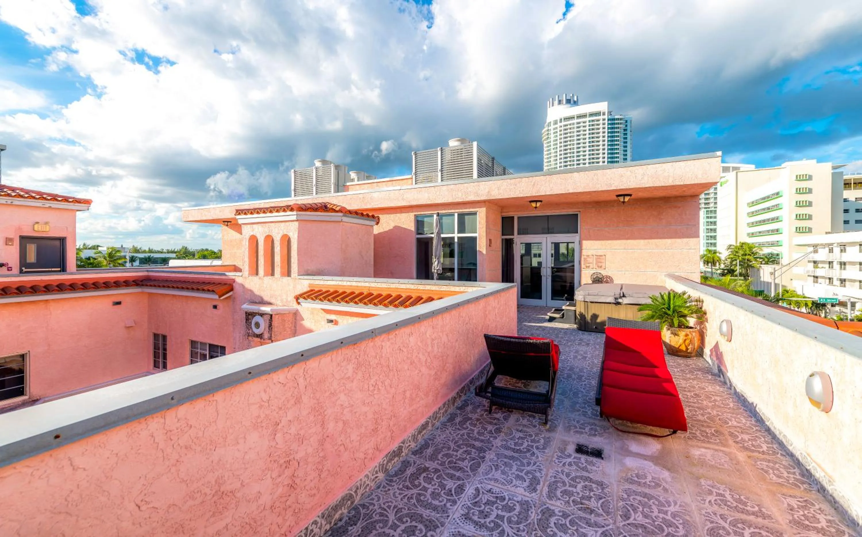 Balcony/Terrace in Secret Garden Miami Beach