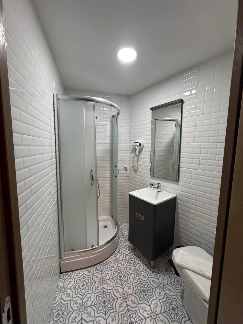 Toilet in Gen Suites Cibali