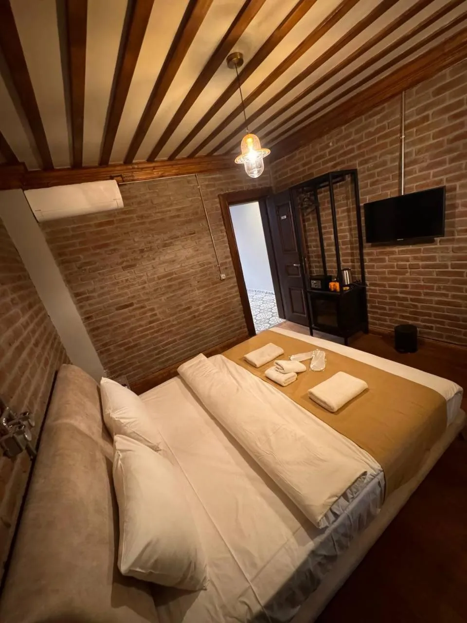 Bed in Gen Suites Cibali