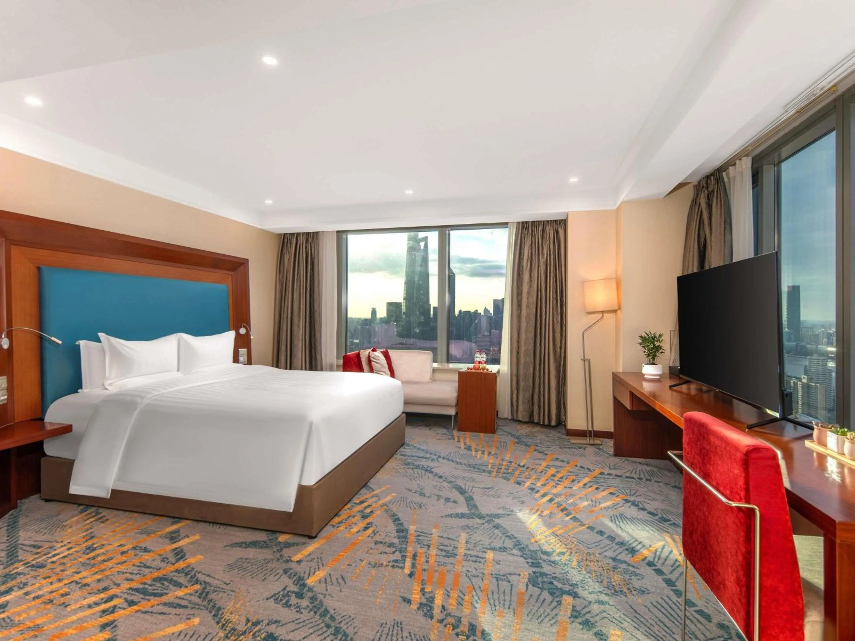 Superior King Room - HuangPu River View, High Floor in Novotel Atlantis Shanghai - Enjoy our great-valued breakfast in our rooftop revolving restaurant with a stunning river view & utilize our FREE self-serviced laundry