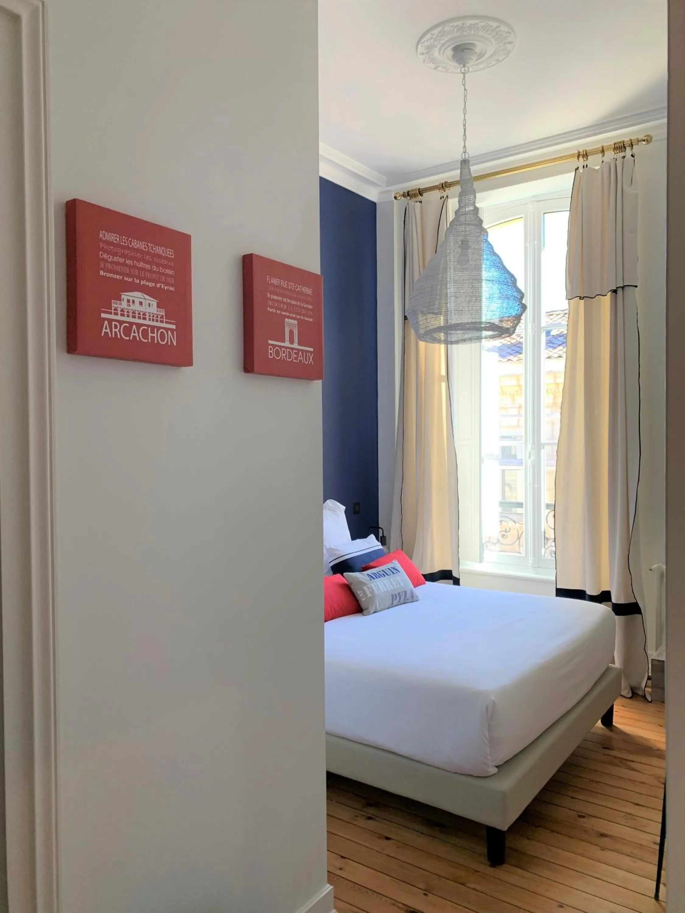 Bed in Maison Manège Bordeaux Centre