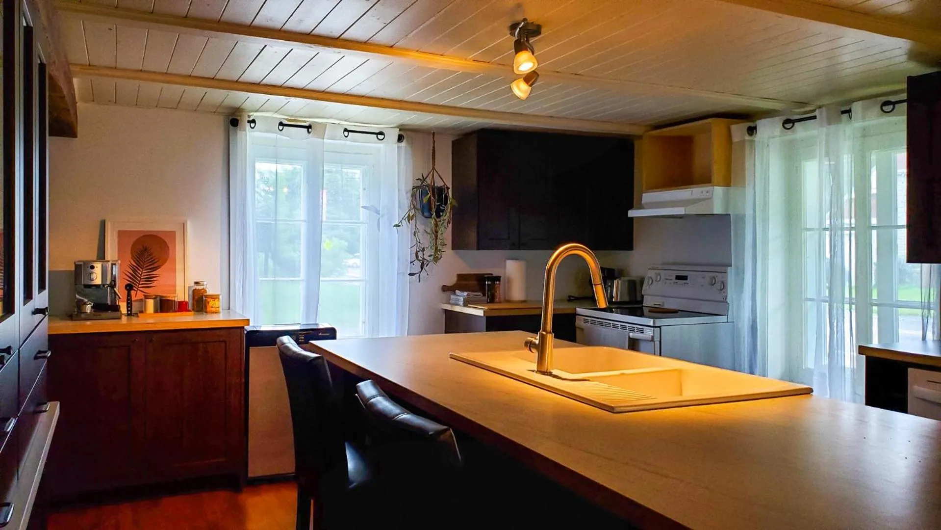 Kitchen or kitchenette in Auberge de l'Ouest