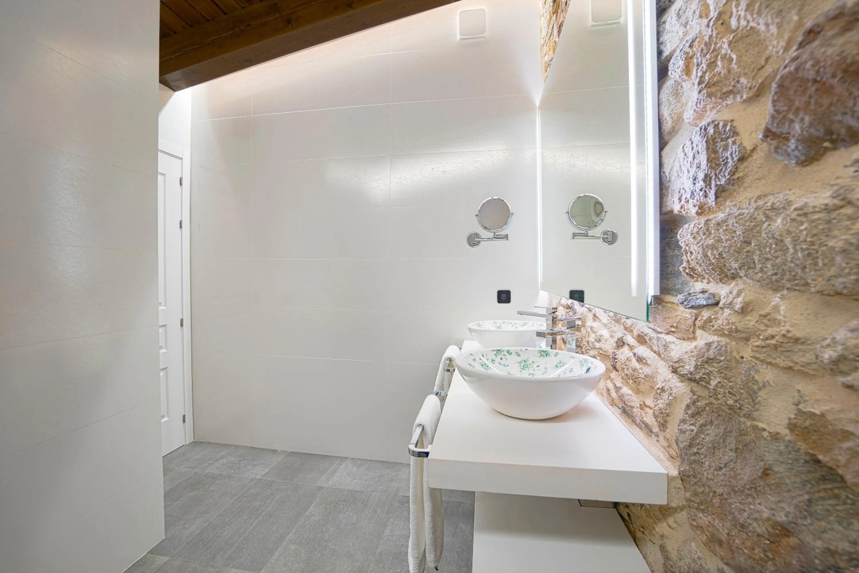 Bathroom in Hotel As Torres da Hermida