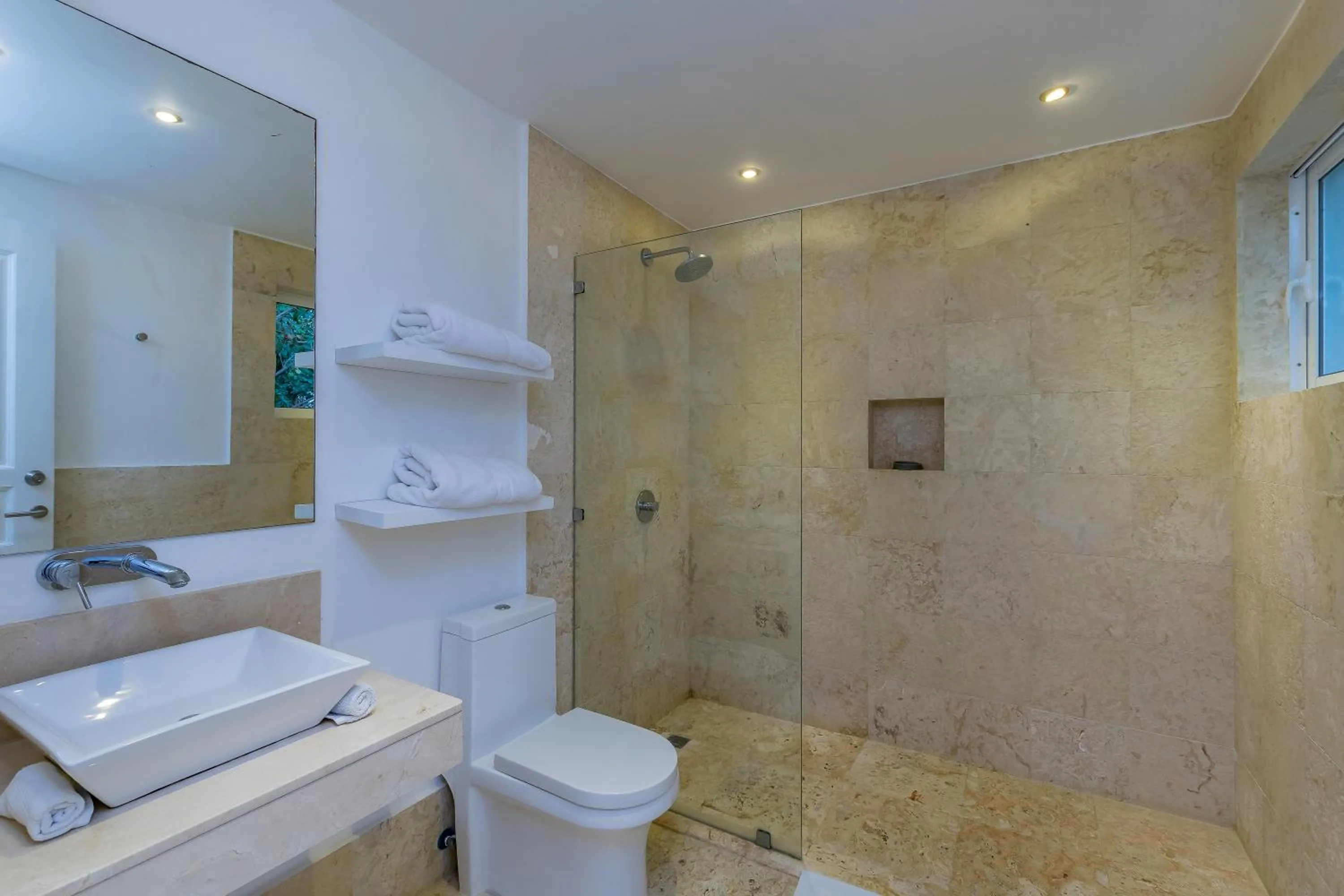 Shower in Unbelievable Villa with Pool - Perfect Family Vacay