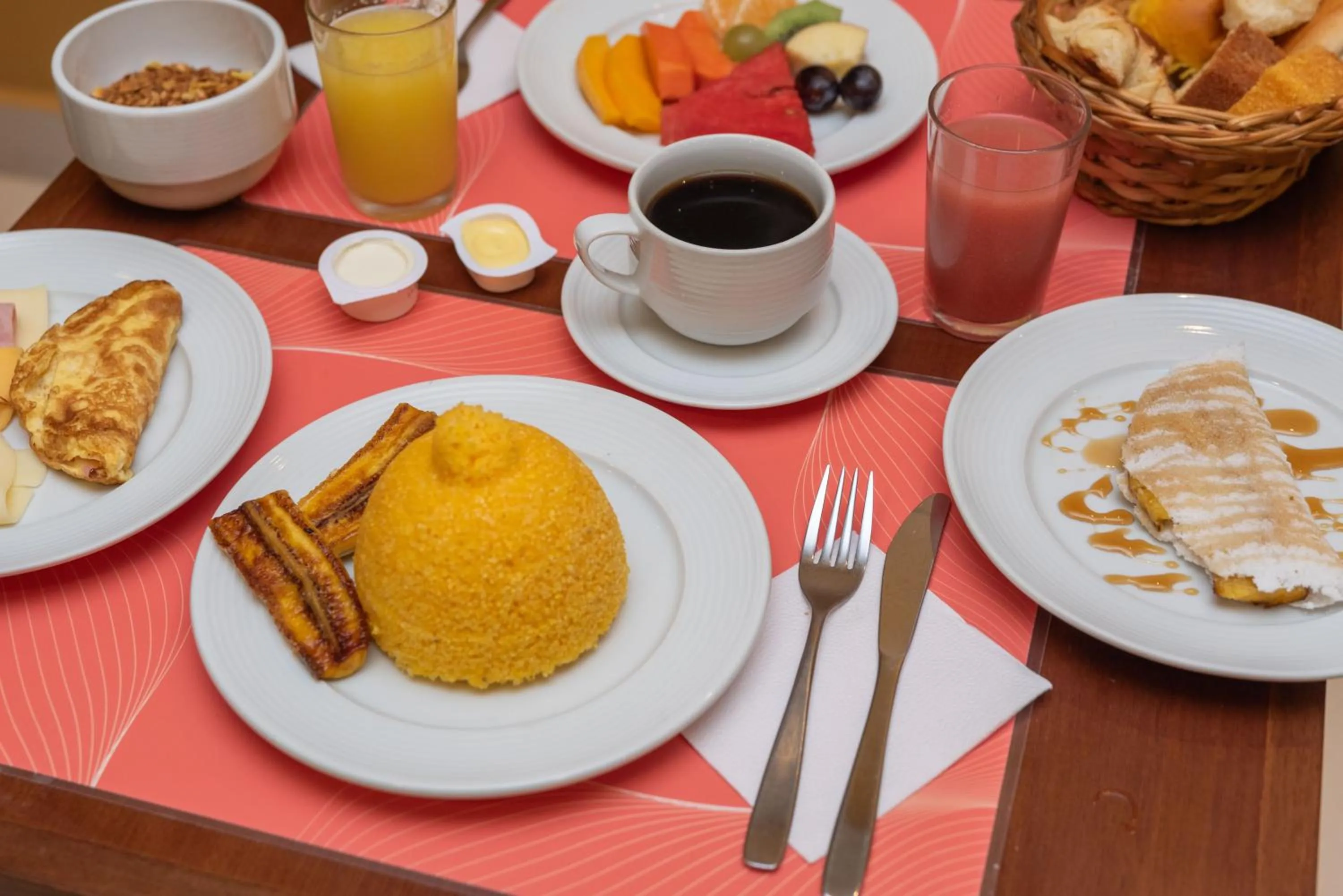 Food in Verano Pajuçara by Tropicalis