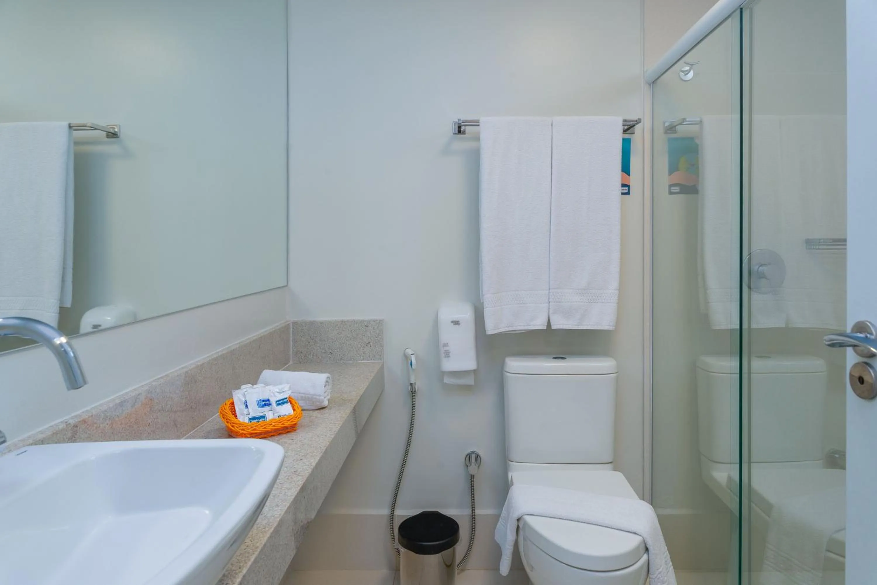 Shower in Verano Pajuçara by Tropicalis