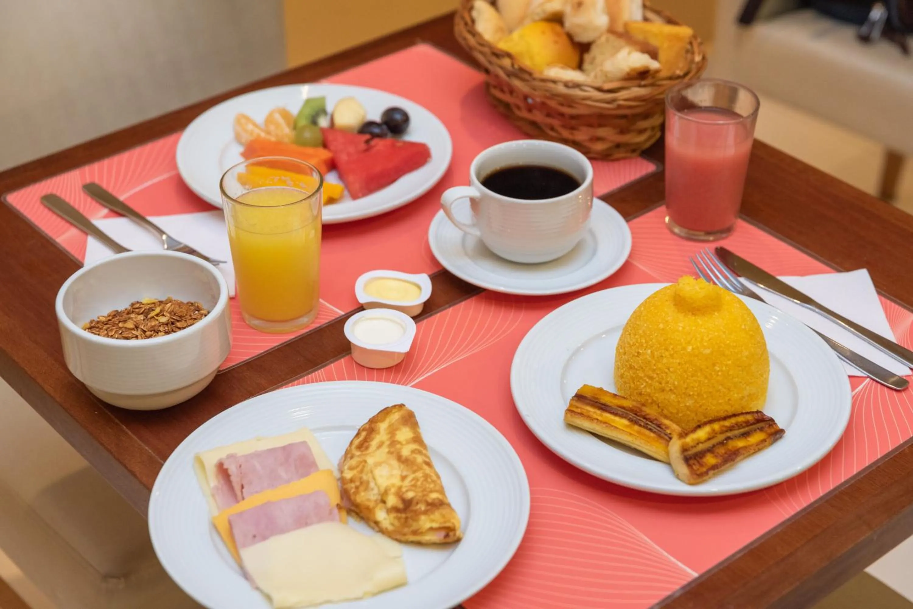 Food in Verano Pajuçara by Tropicalis