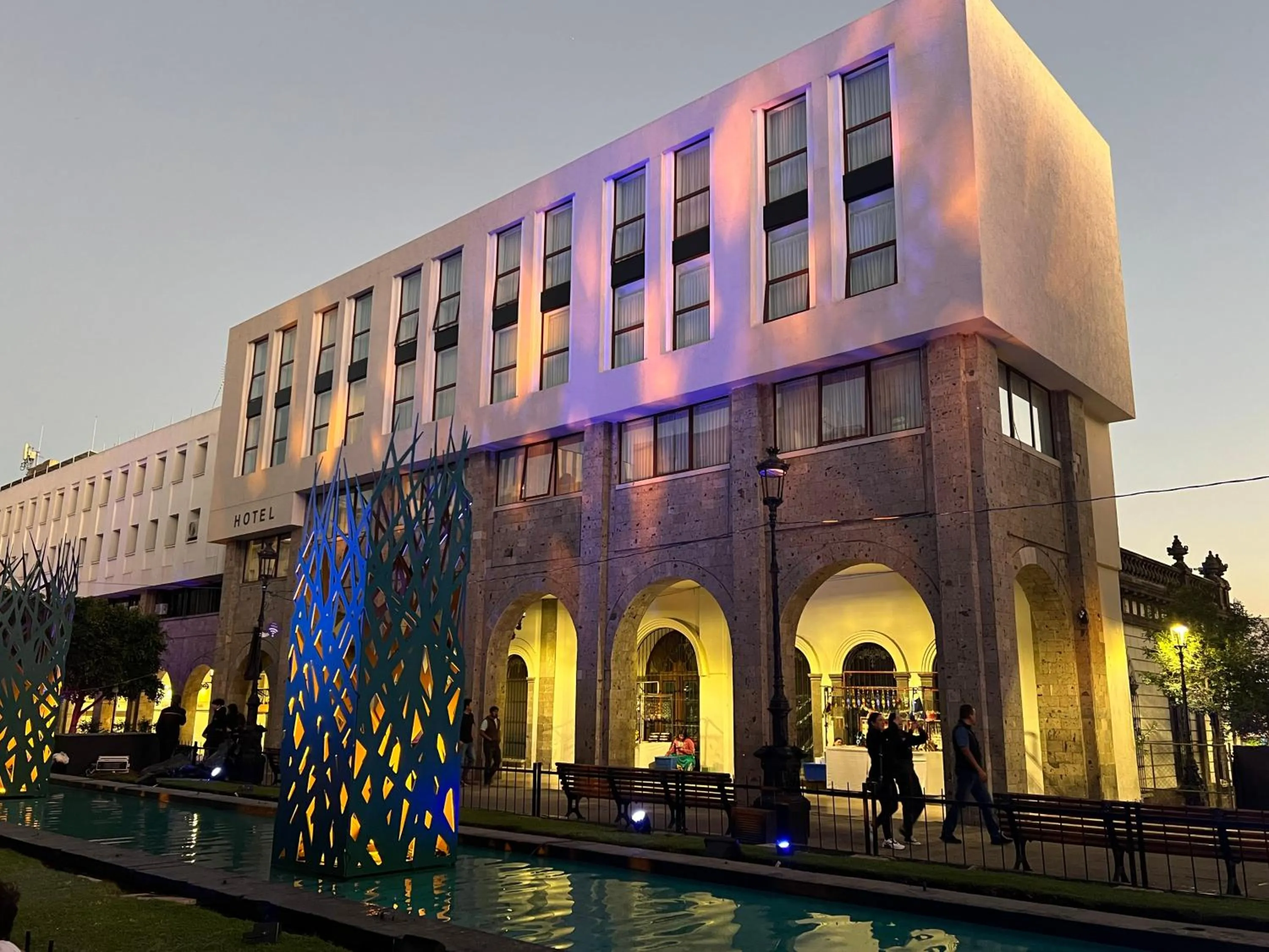 Facade/entrance in Six Hotel Guadalajara Degollado
