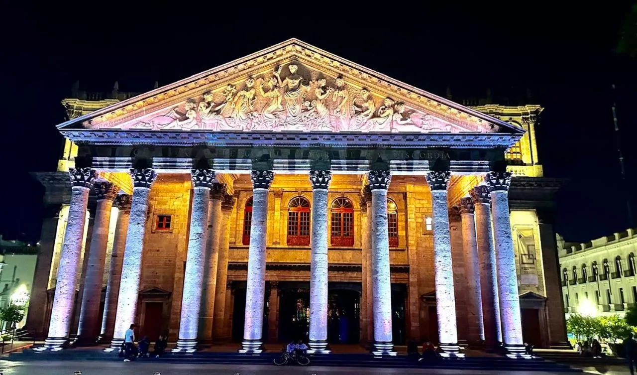 Night in Six Hotel Guadalajara Degollado