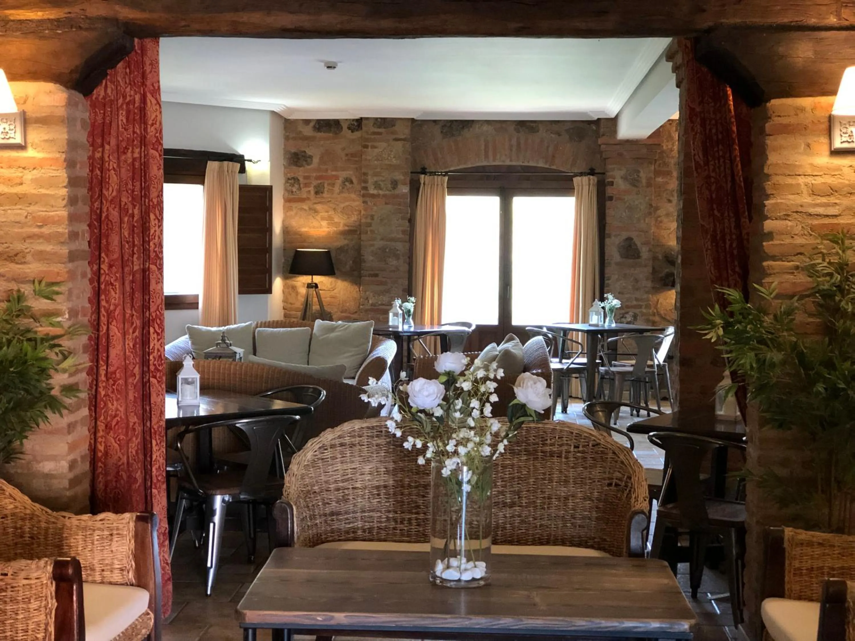 Facade/entrance in Hotel Ruta Imperial H-CC-00660