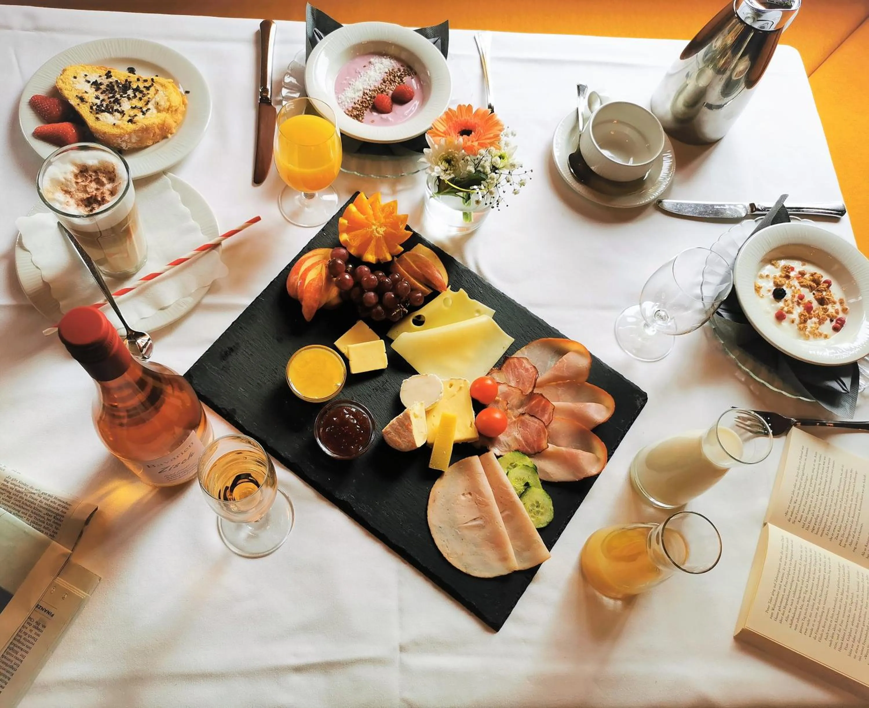 Buffet breakfast in Hotel Plankl