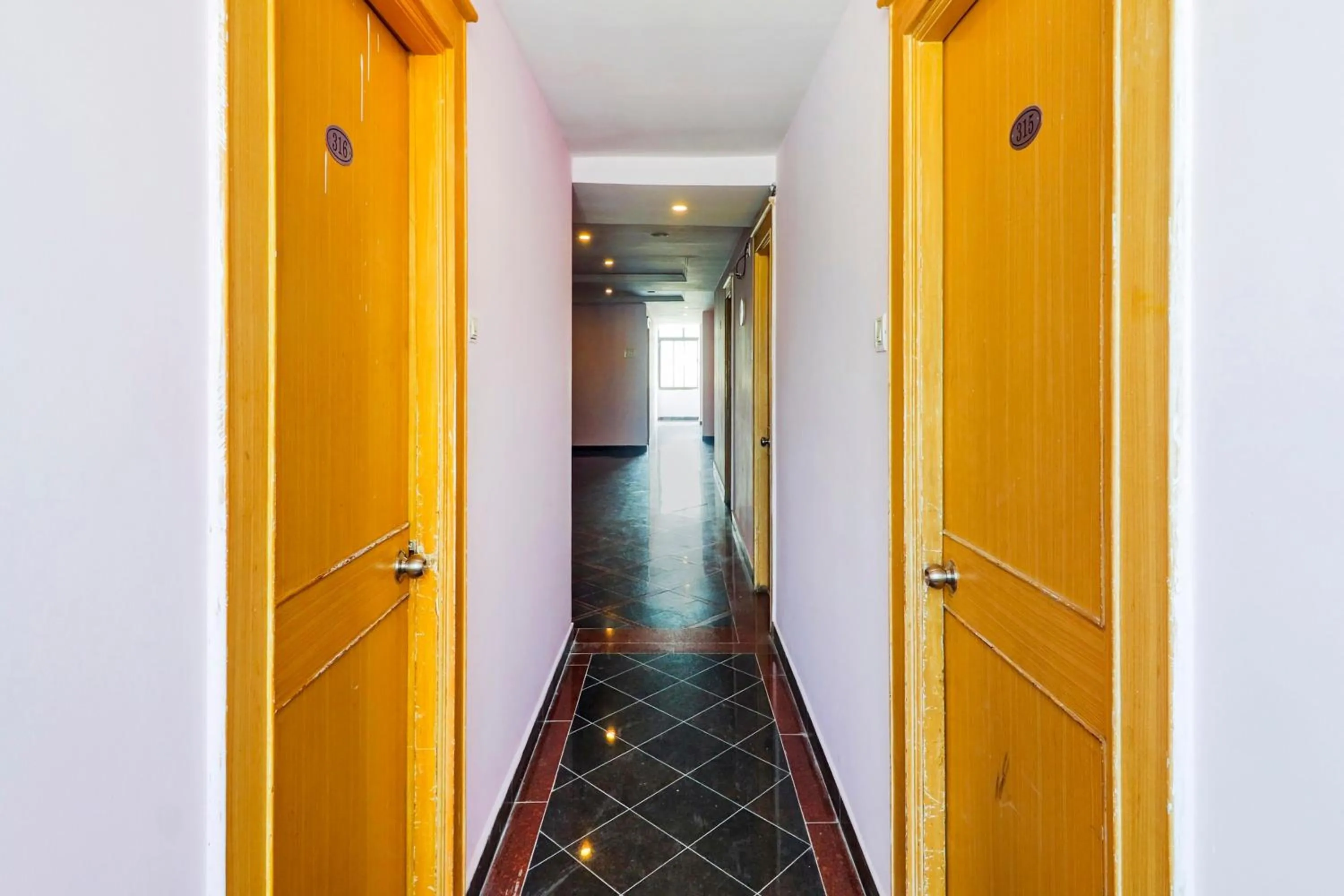 Lobby or reception in Super Hotel O Vaishnavi Palace