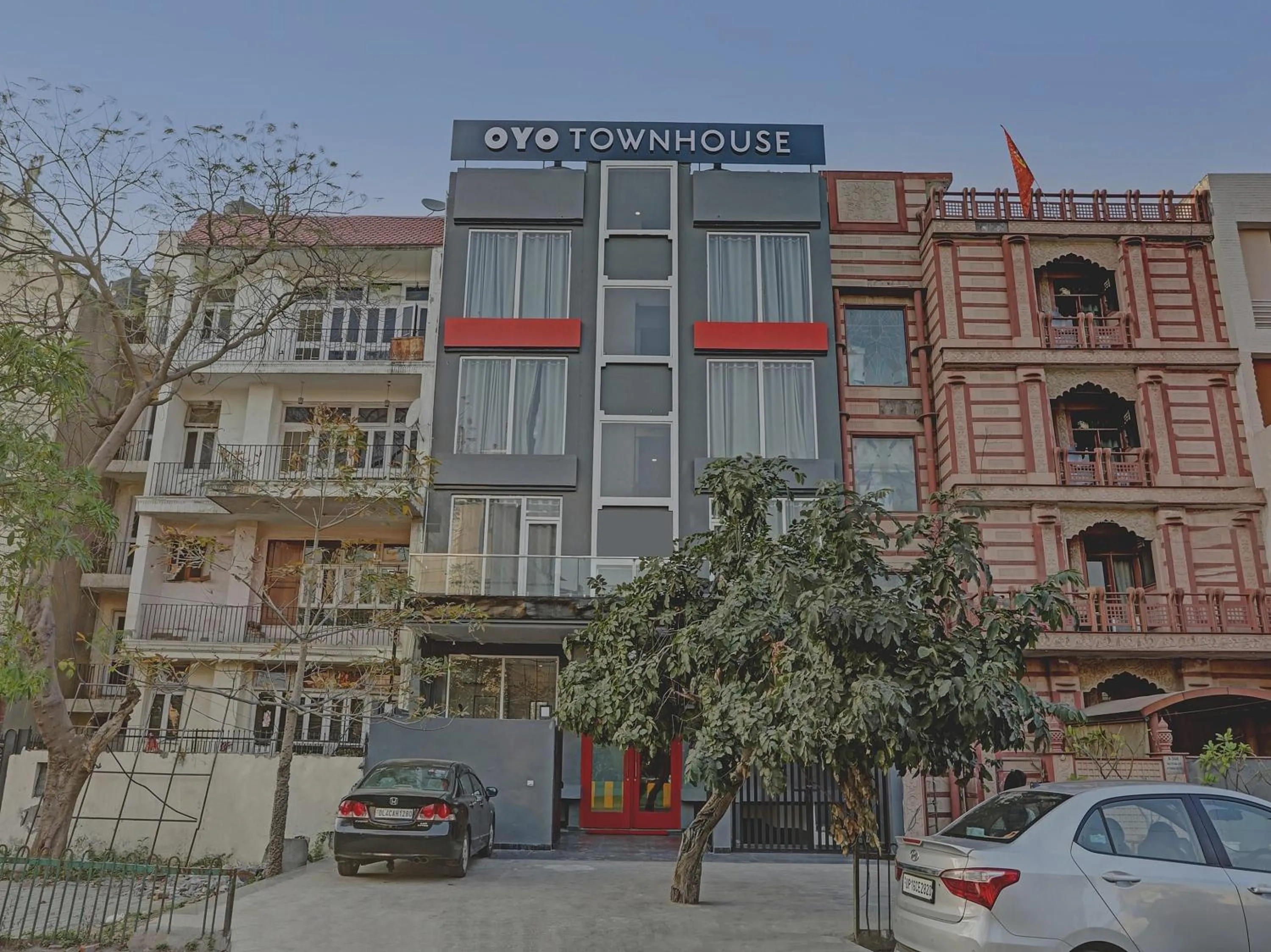 Facade/entrance in Townhouse 587 Sector 19