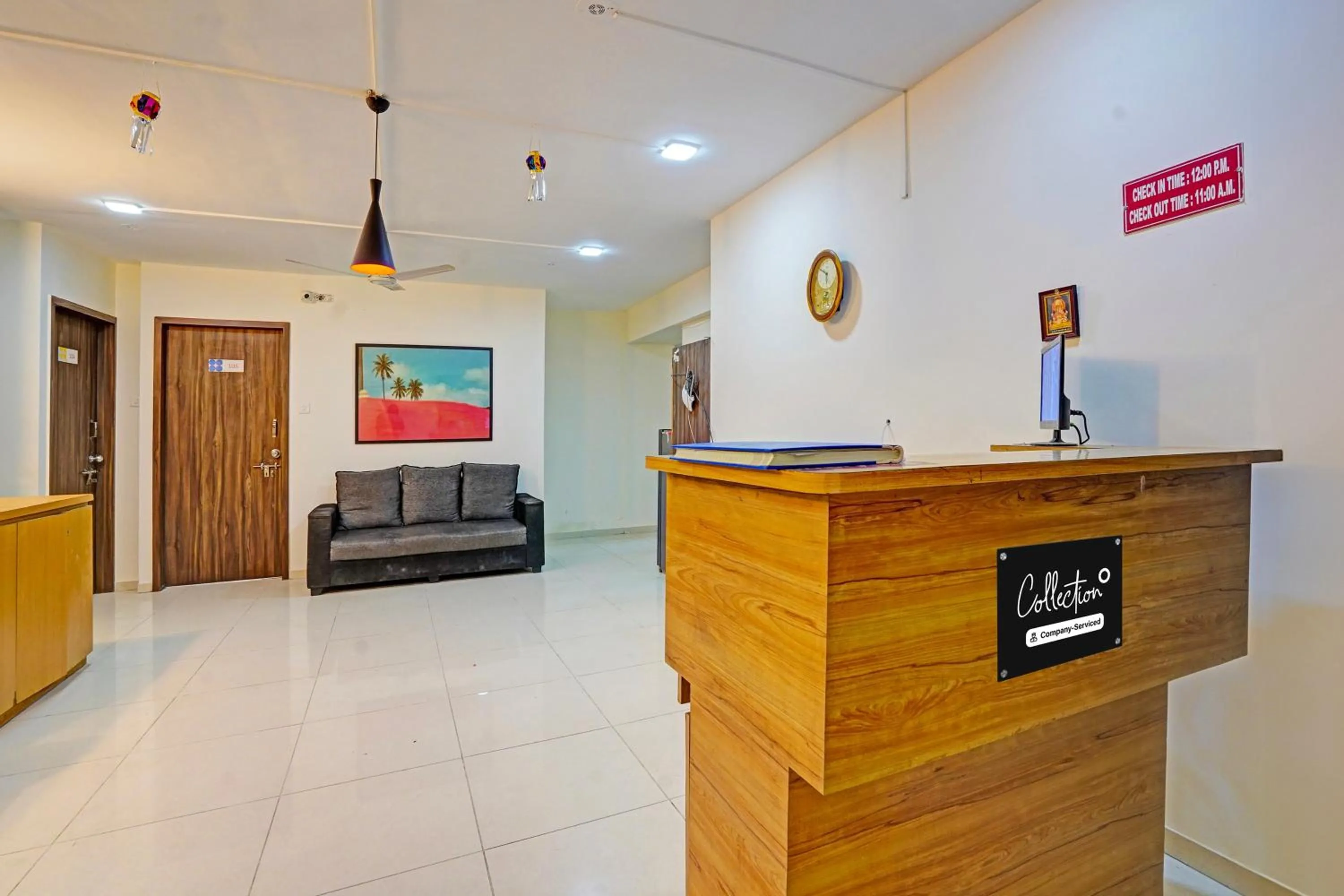 Lobby or reception in Super Collection O Baner Hillview Pune Formerly Siri Lodge
