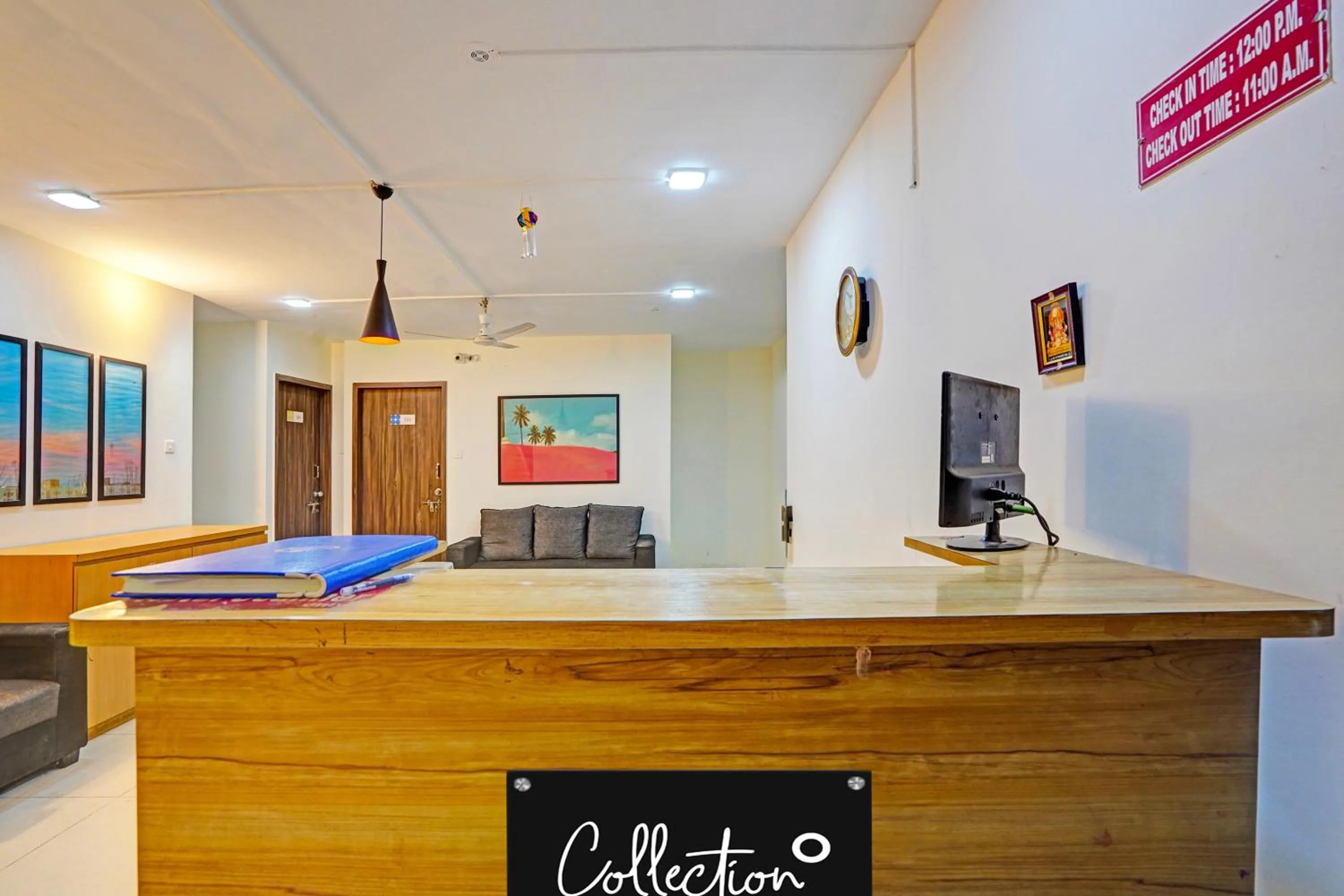 Lobby or reception in Super Collection O Baner Hillview Pune Formerly Siri Lodge