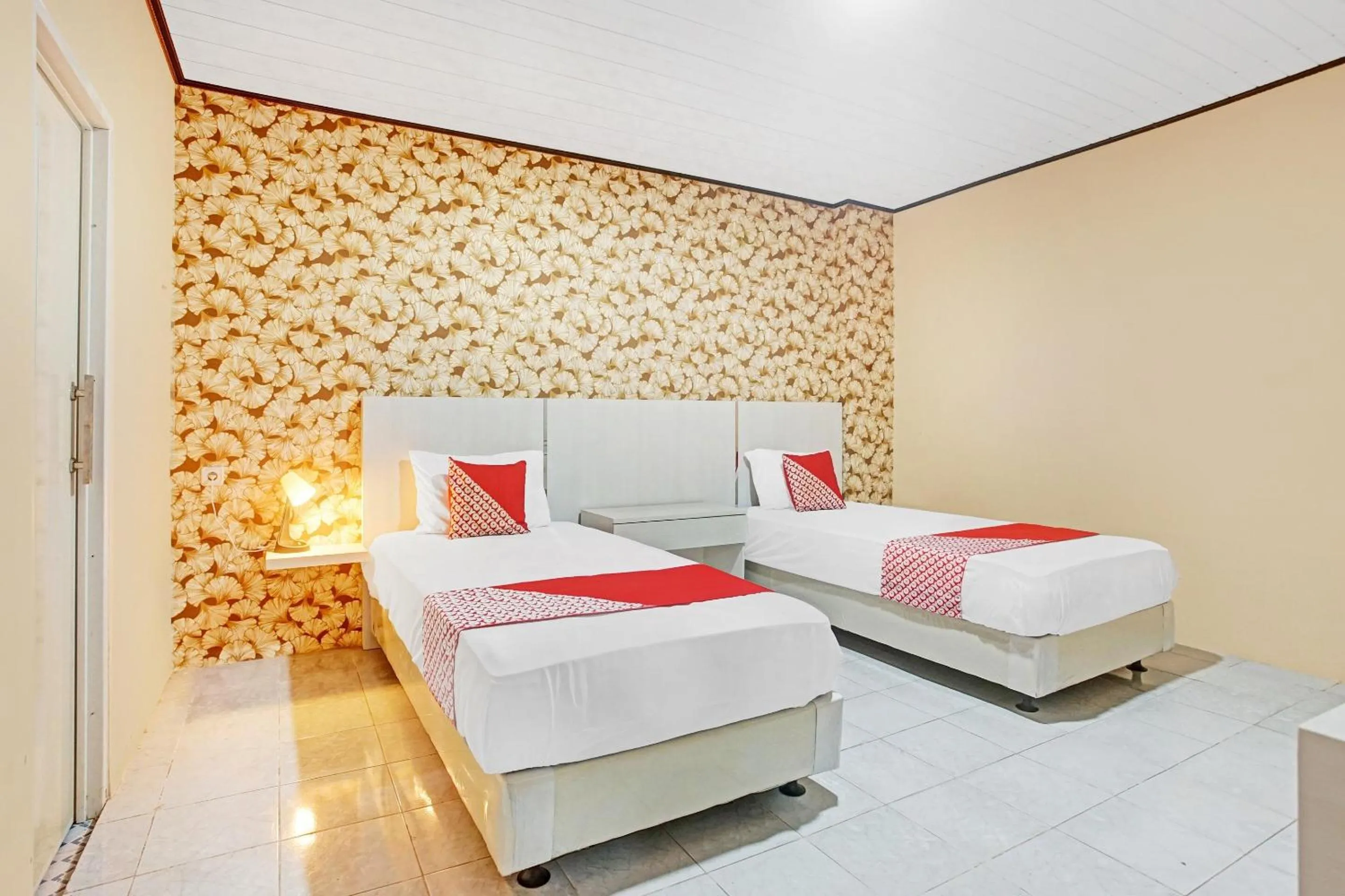 Bedroom in OYO 90399 Box House