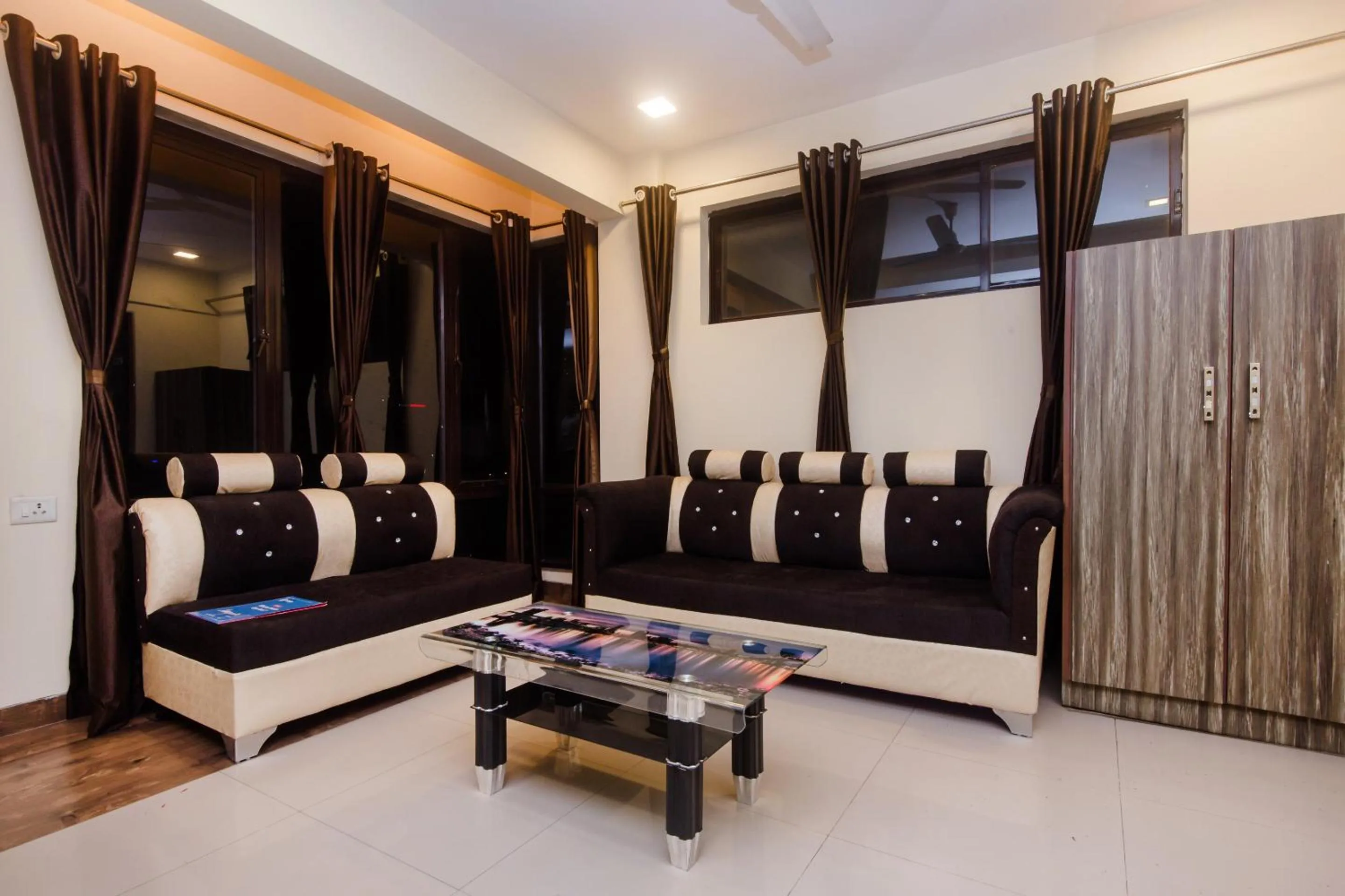 Bedroom in Collection O Phoenix