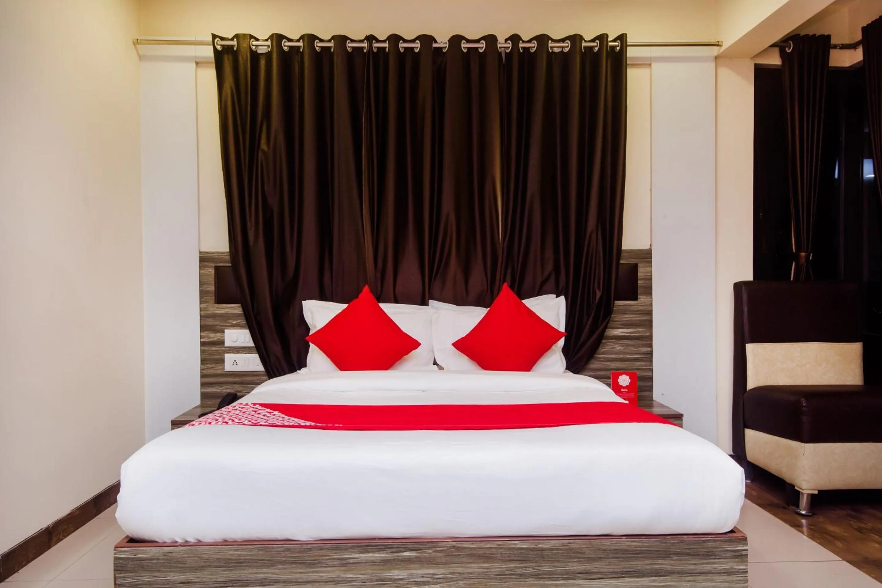 Bedroom, Bed in Collection O Phoenix