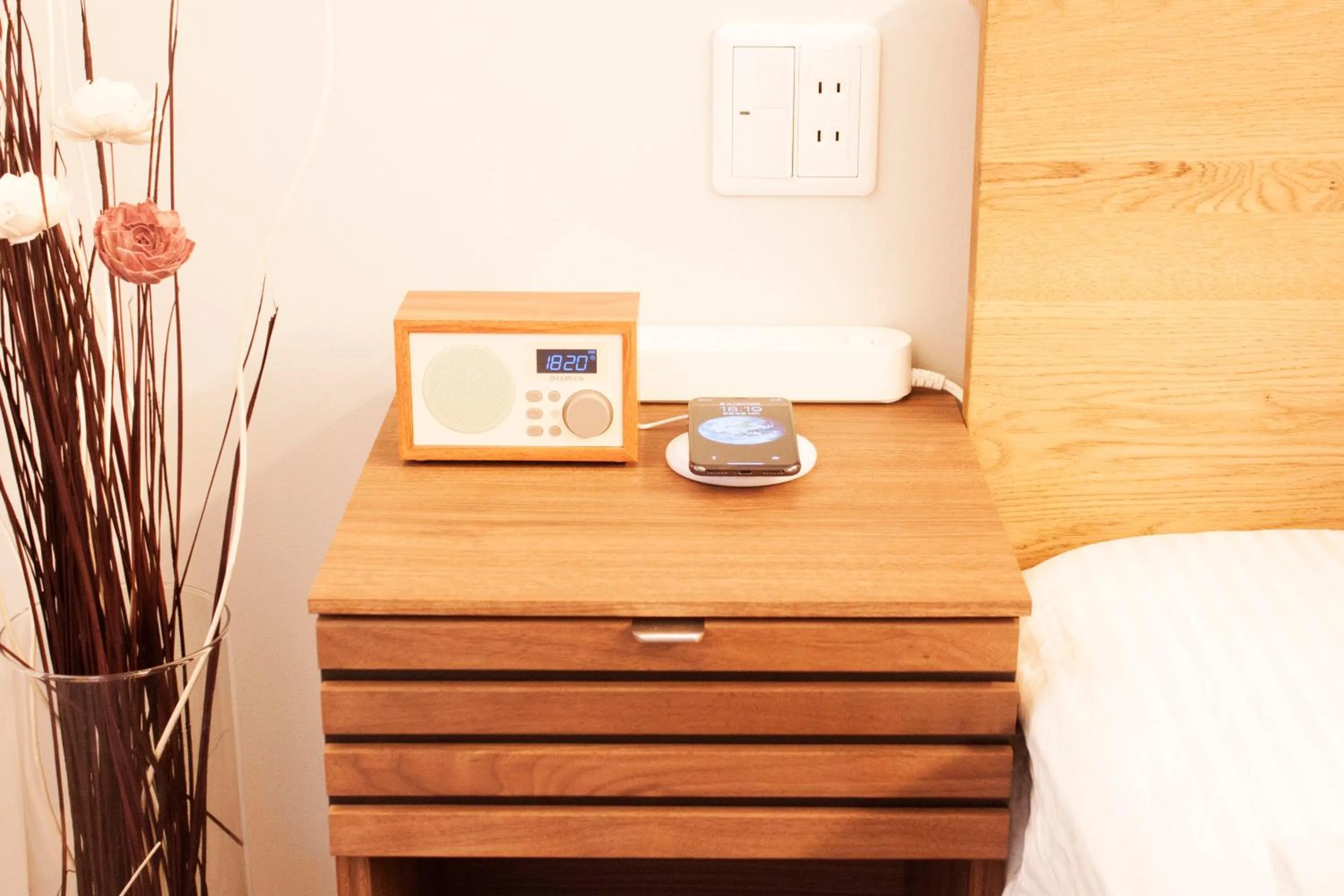 Property building, Bed in Monoka Hotel Ginza