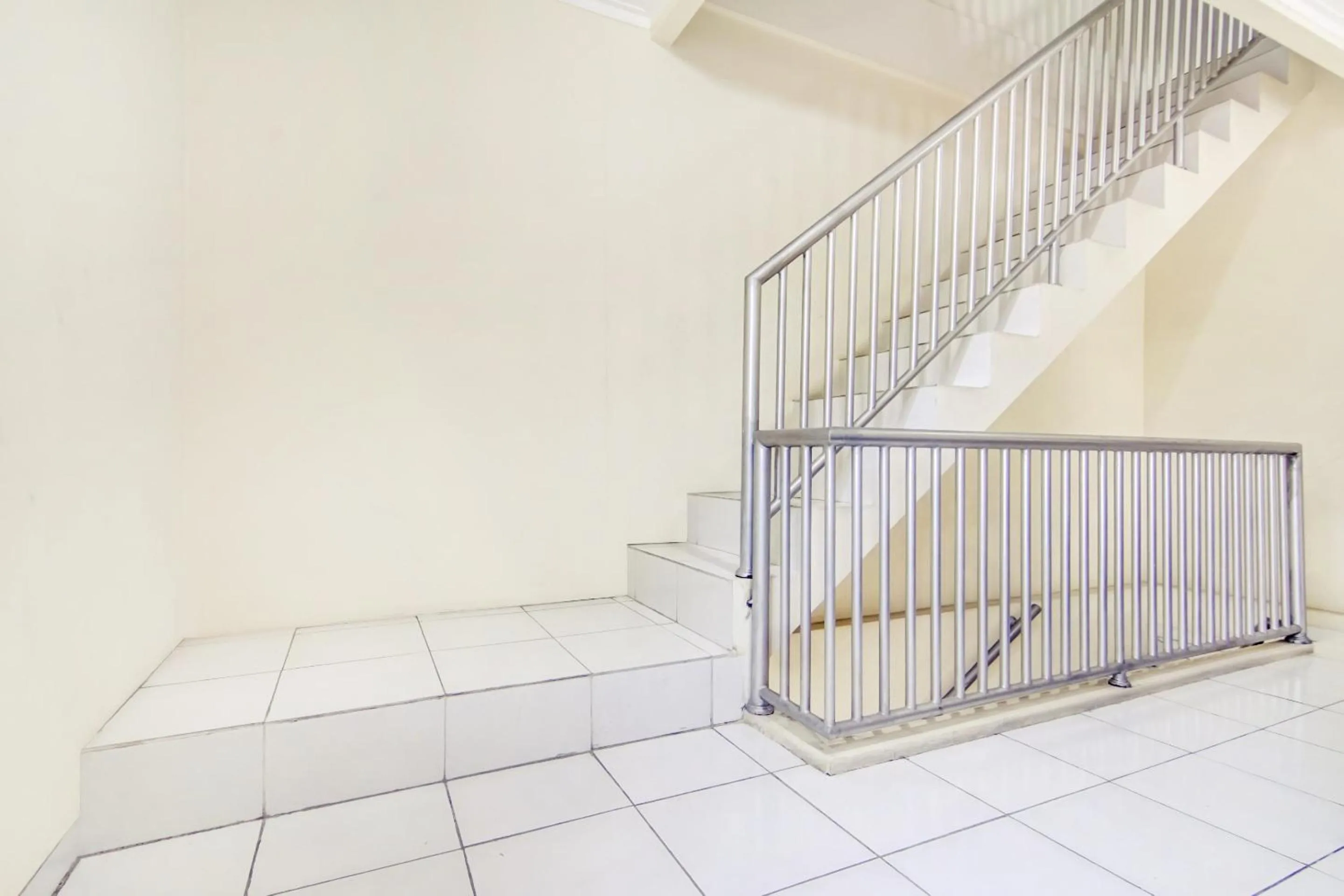 Lobby or reception in OYO Life 90152 Garuda Bima Residence Syariah