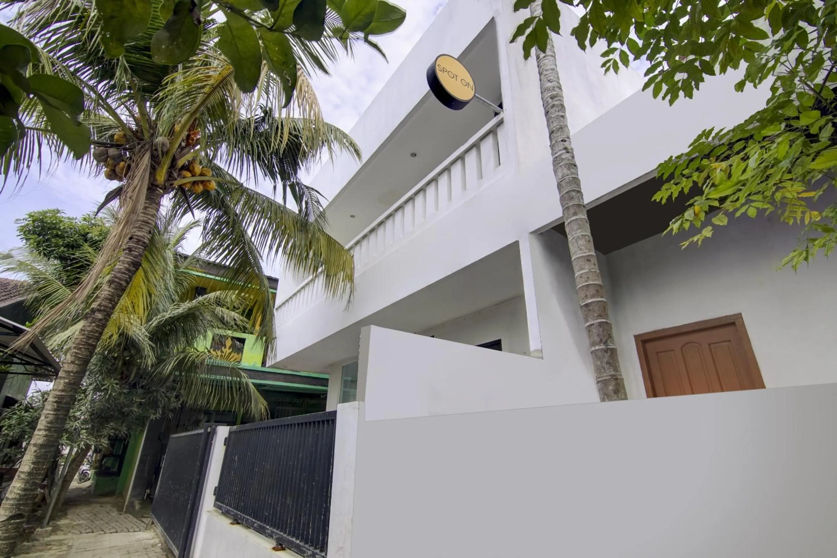 Facade/entrance in OYO Life 90152 Garuda Bima Residence Syariah