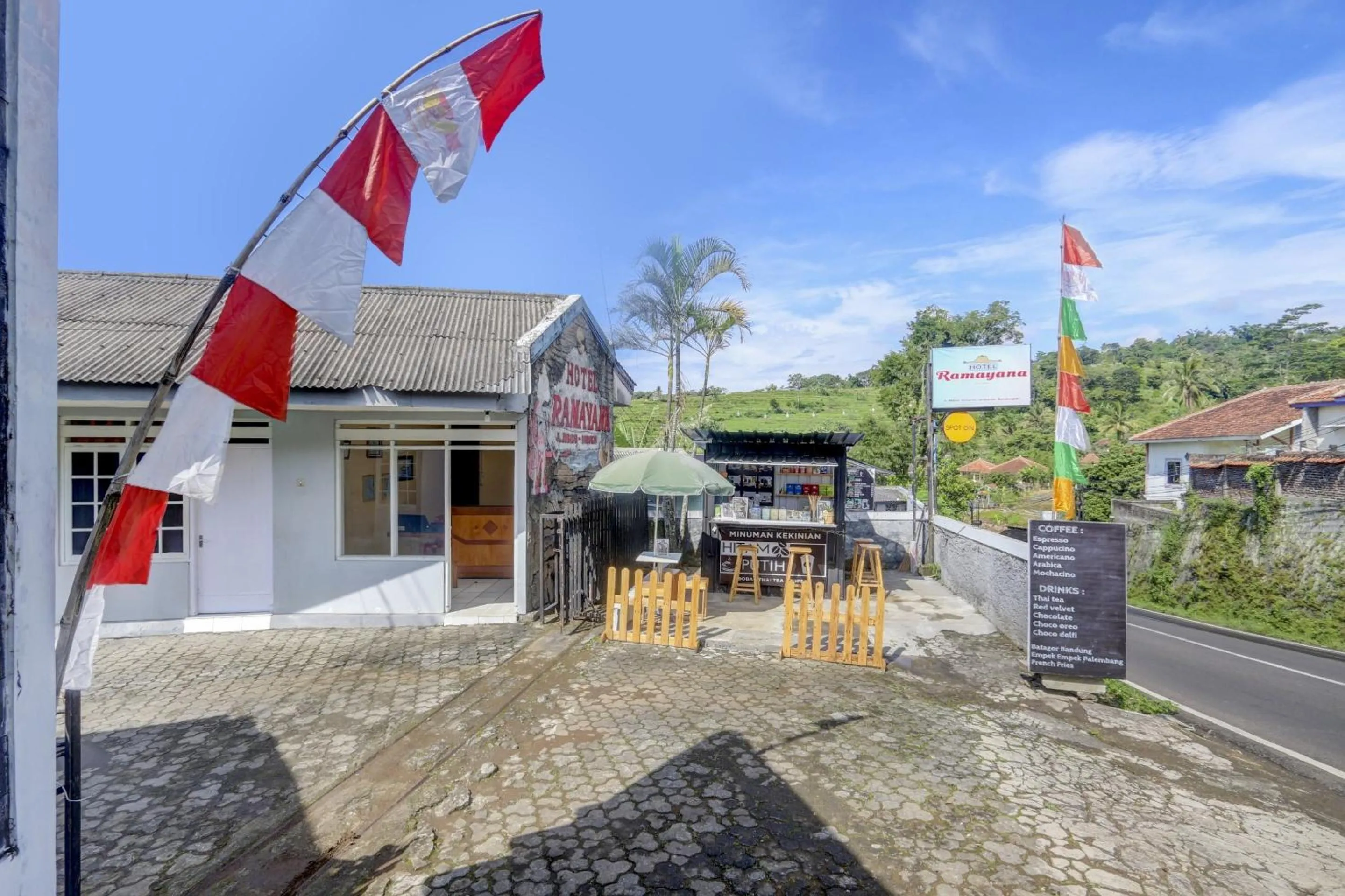 Facade/entrance in Hotel O Ramayana