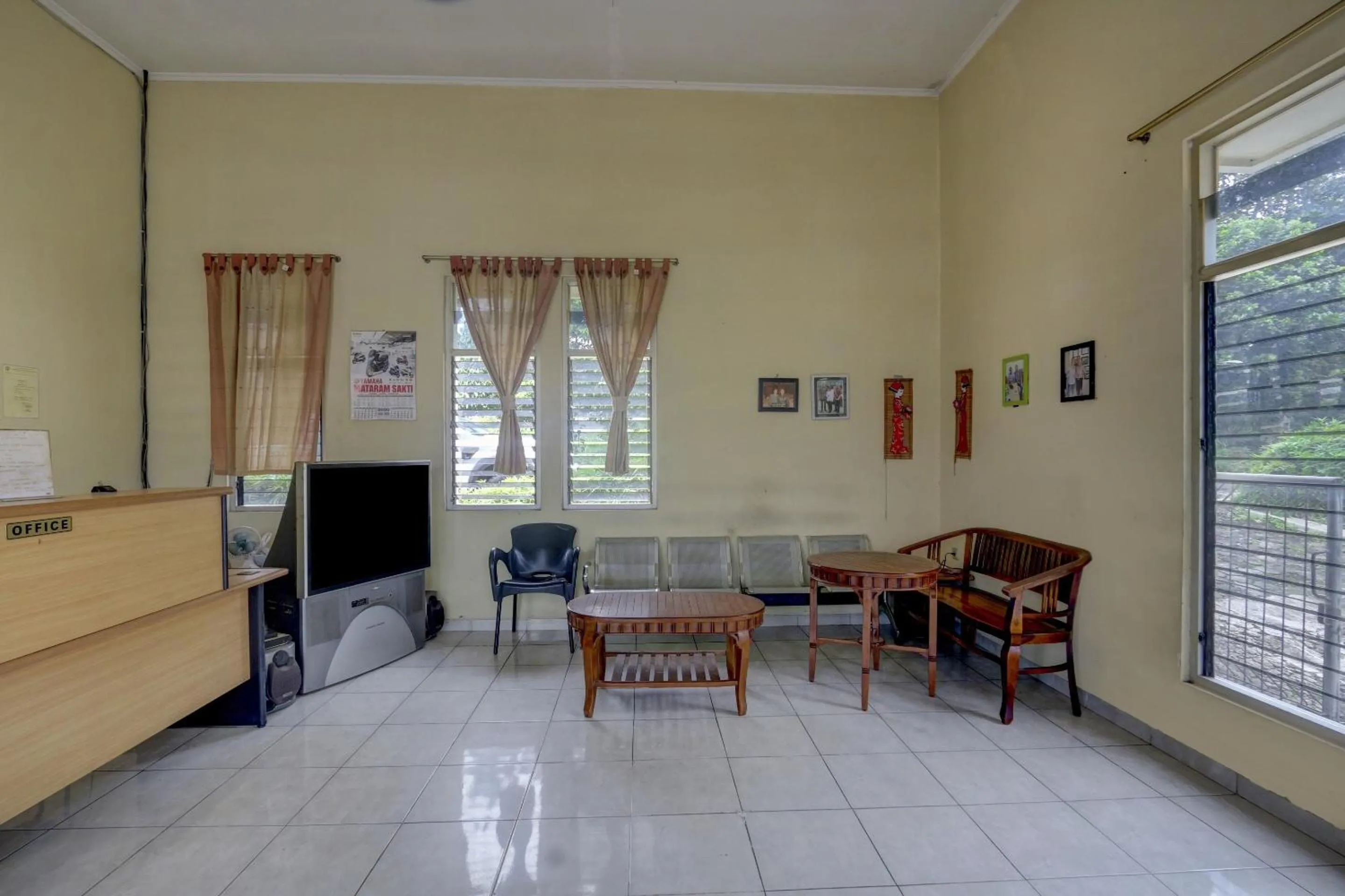 Lobby or reception in OYO Life 90159 Puri Asoka Guest House