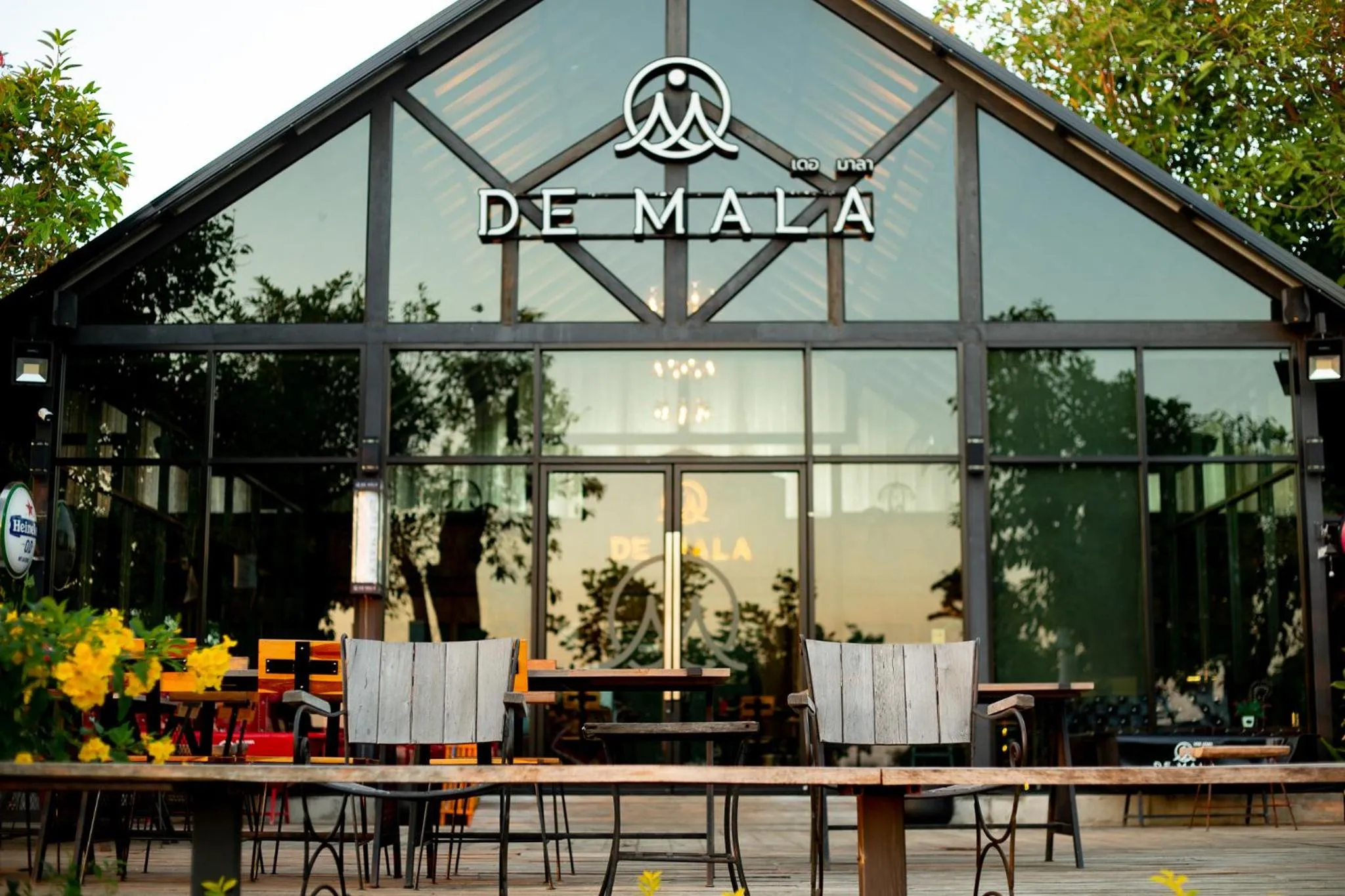 Restaurant/places to eat in De MALA