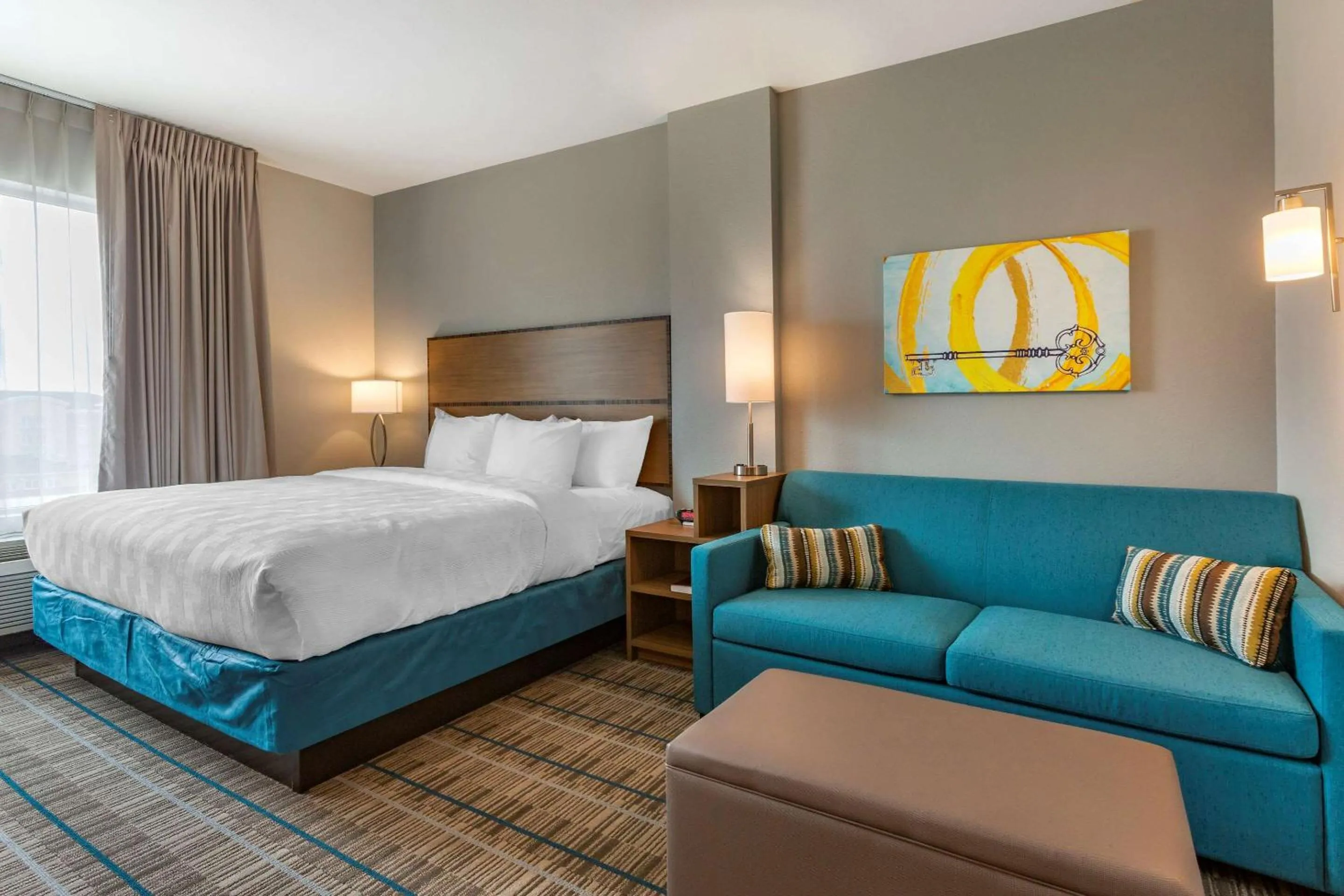 Photo of the whole room, Bed in MainStay Suites Carlsbad South