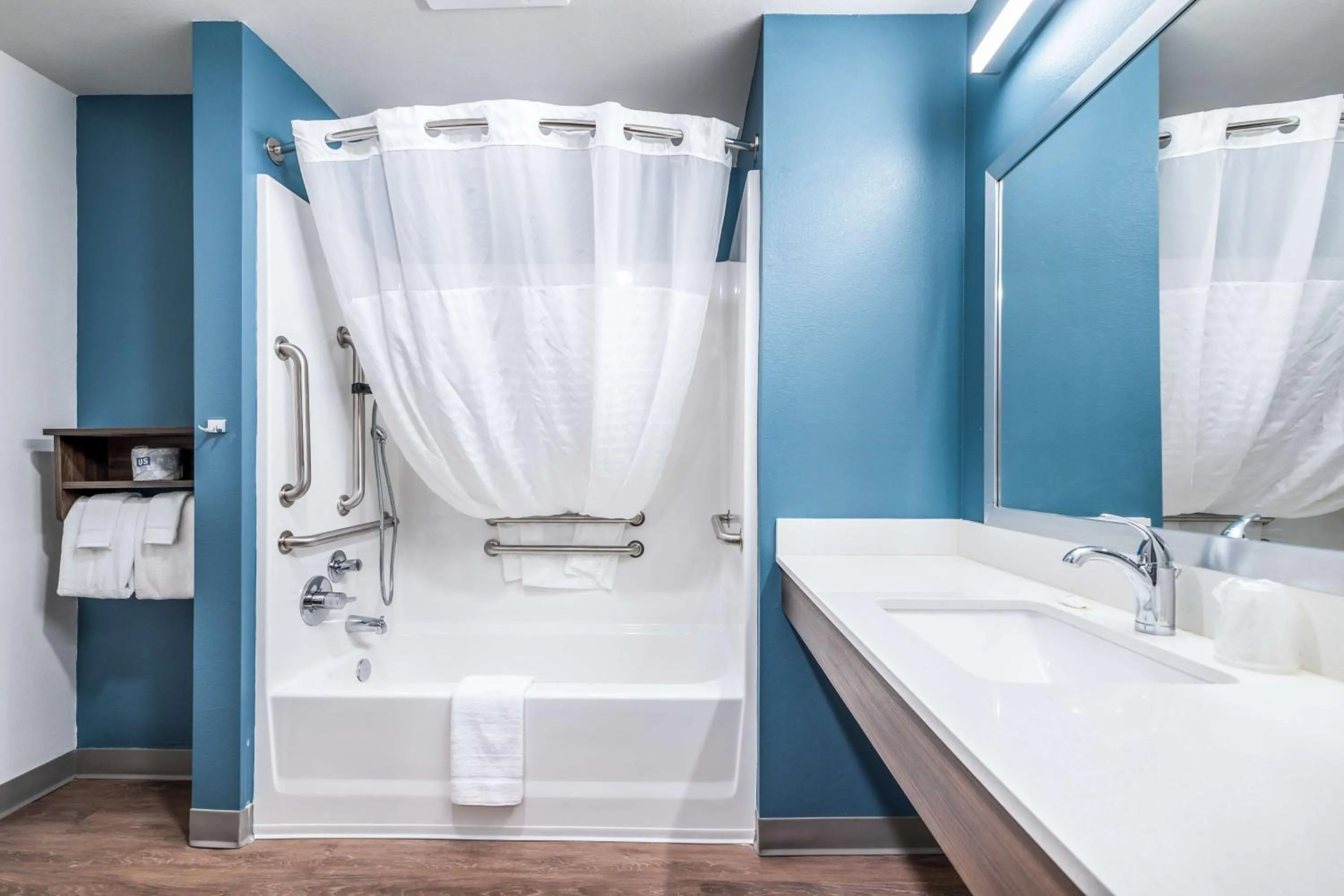 Bathroom in Extended Stay America Select Suites - Orlando - Kissimmee