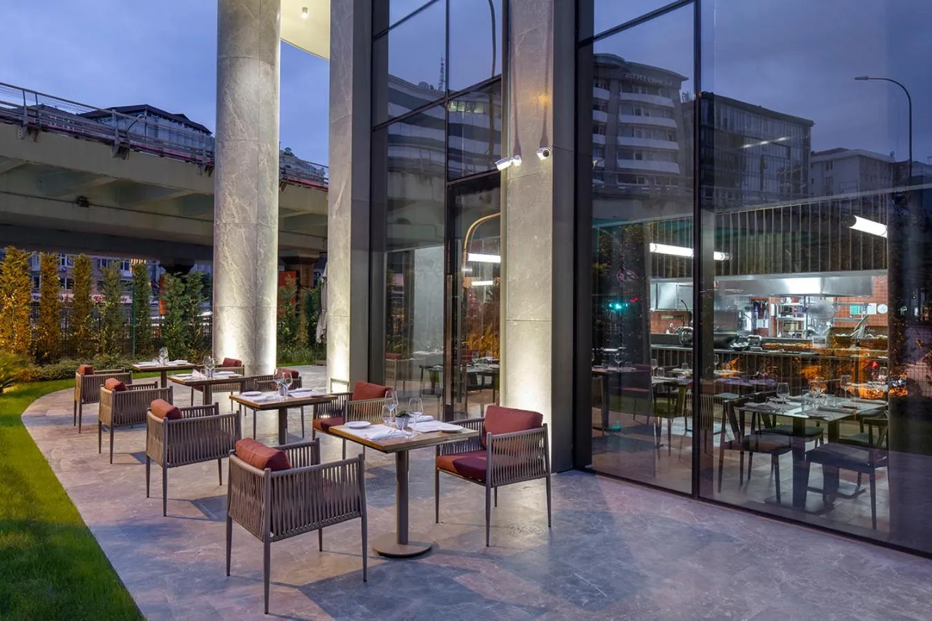 Restaurant/places to eat in Melas Hotel Istanbul