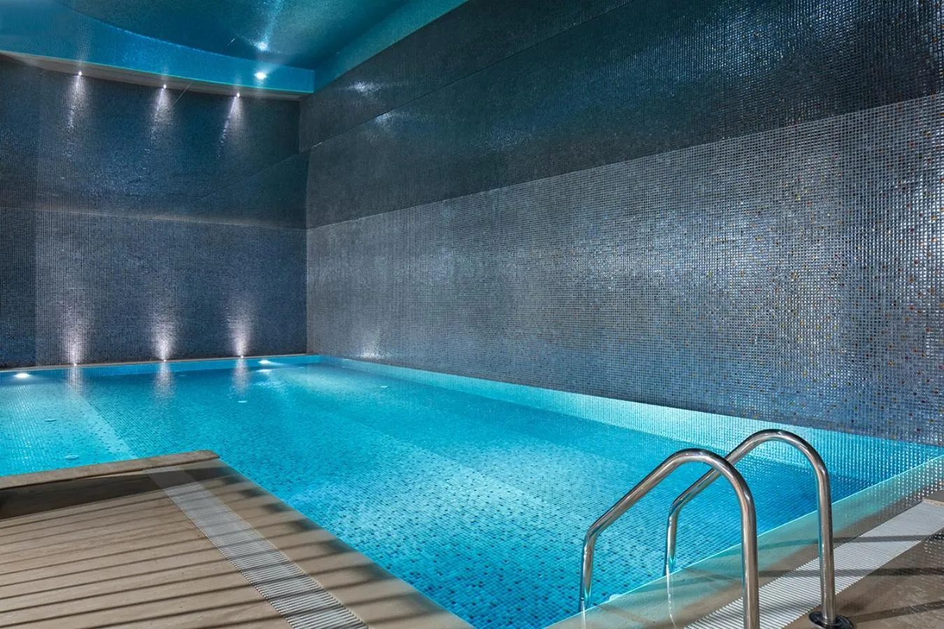 Swimming pool in Melas Hotel Istanbul