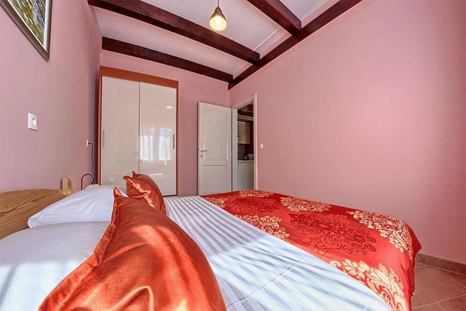 Bed in Luxury Beachfront Villa Dalmatino Trogir with private pool right at the beach in Okrug Gornji - Ciovo