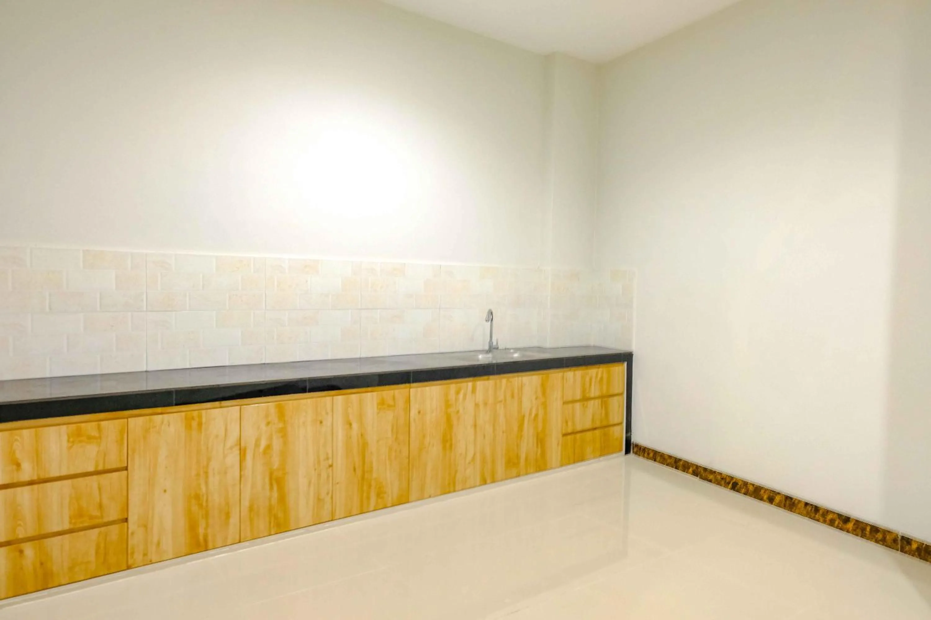 RedDoorz near Pasar Baru 3