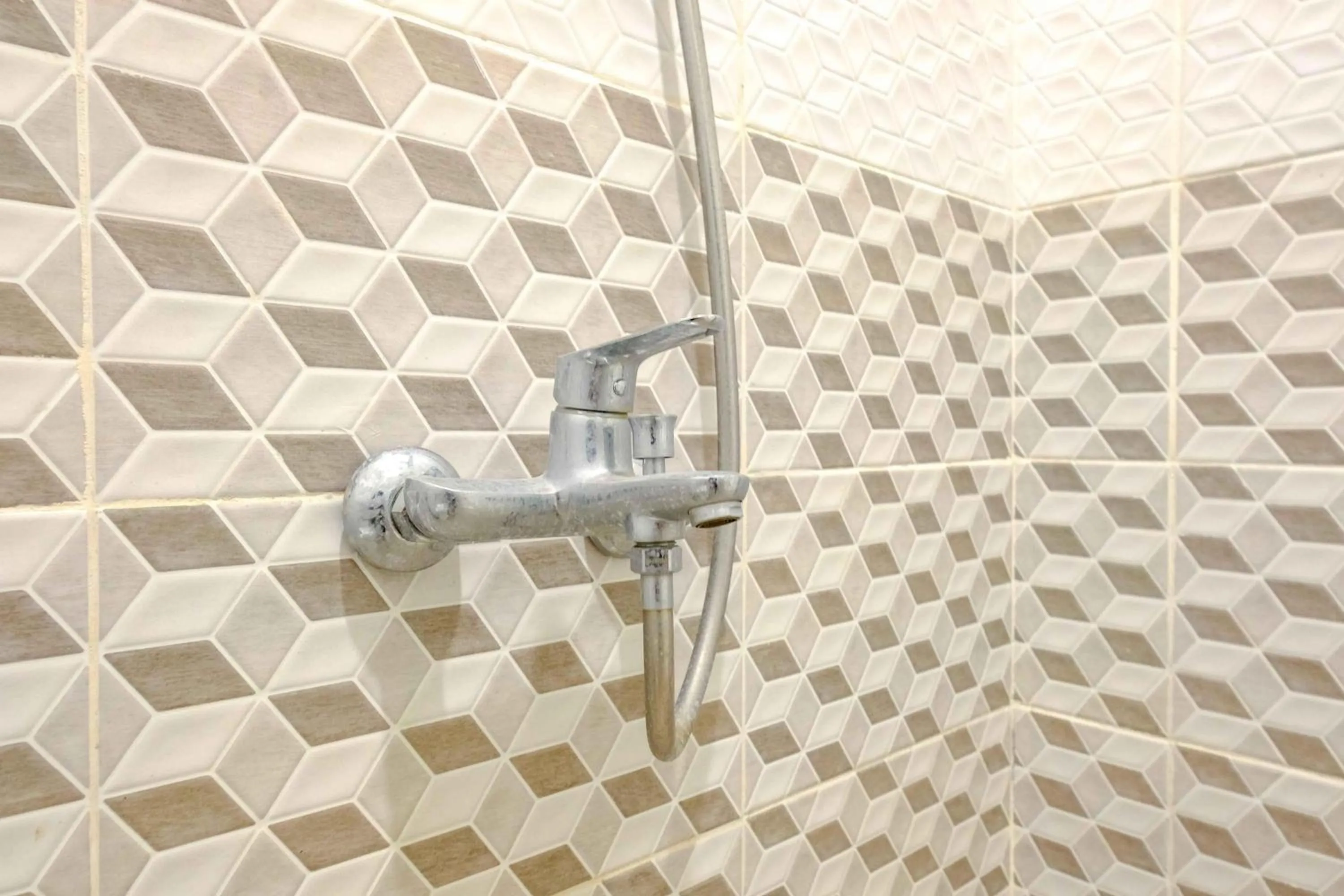 Bathroom in RedDoorz near Pasar Baru 3