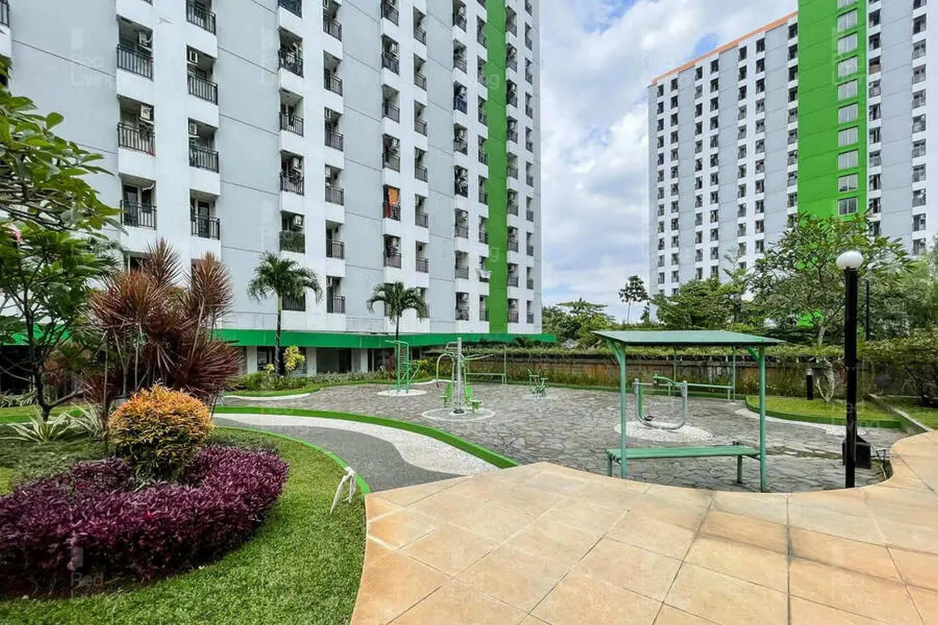 Property building in RedLiving Apartemen Green Lake View Ciputat - Farida Property 1 Tower E