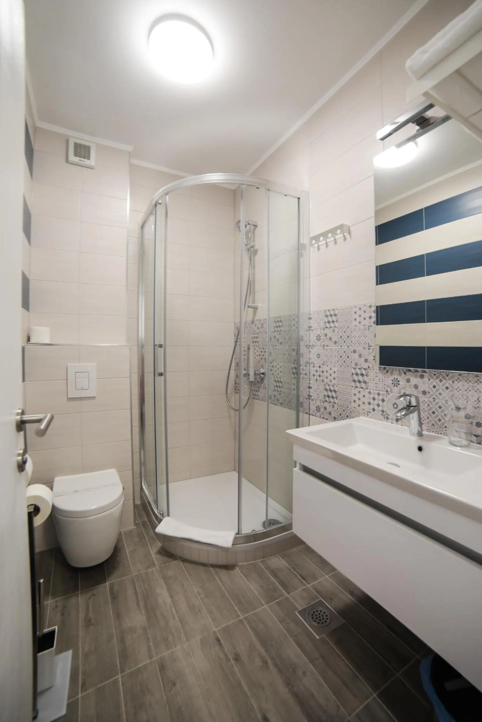 Bathroom in HOTEL IVANDO - K&S