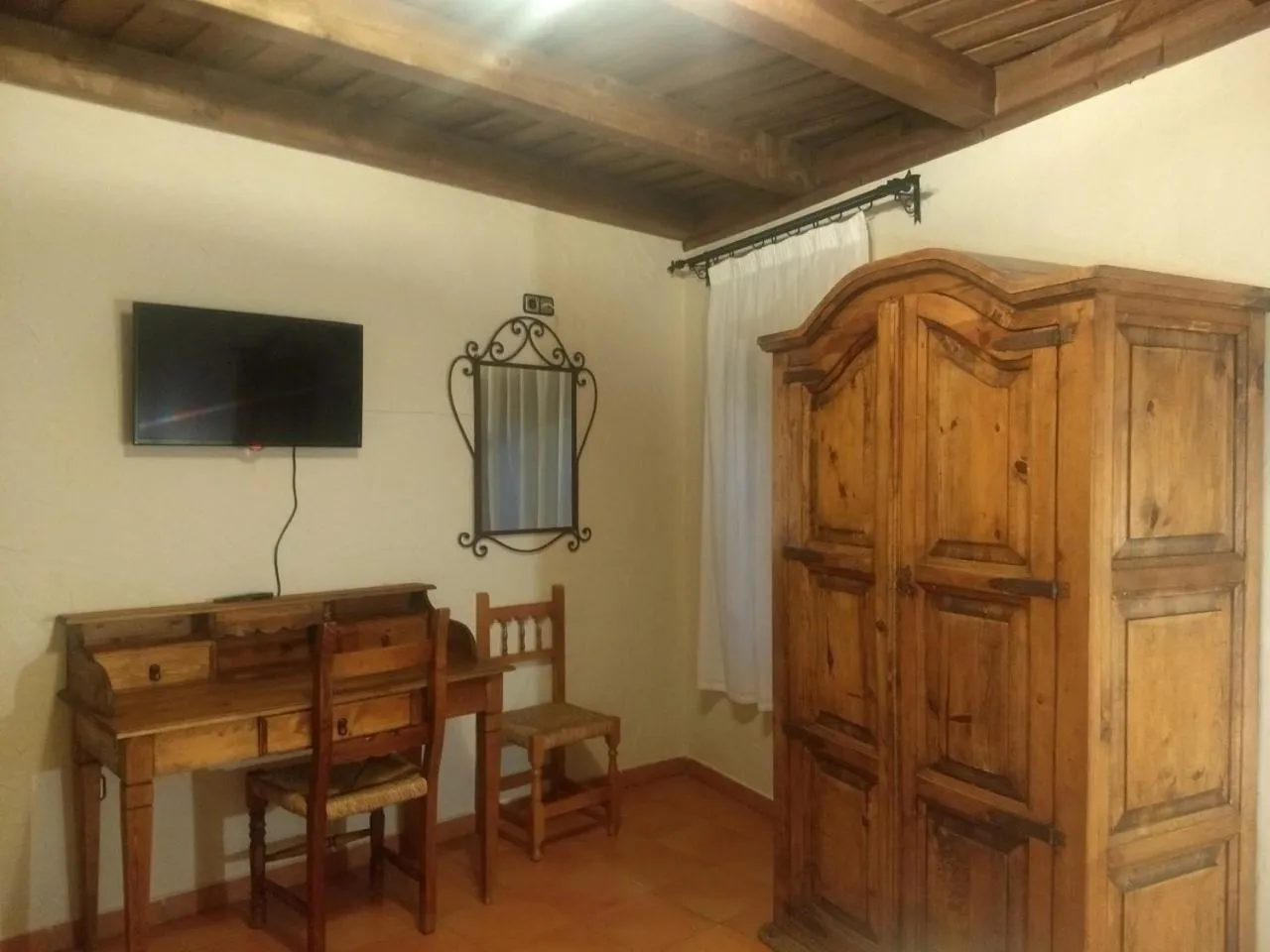 TV and multimedia in Hotel Villa de Berzocana