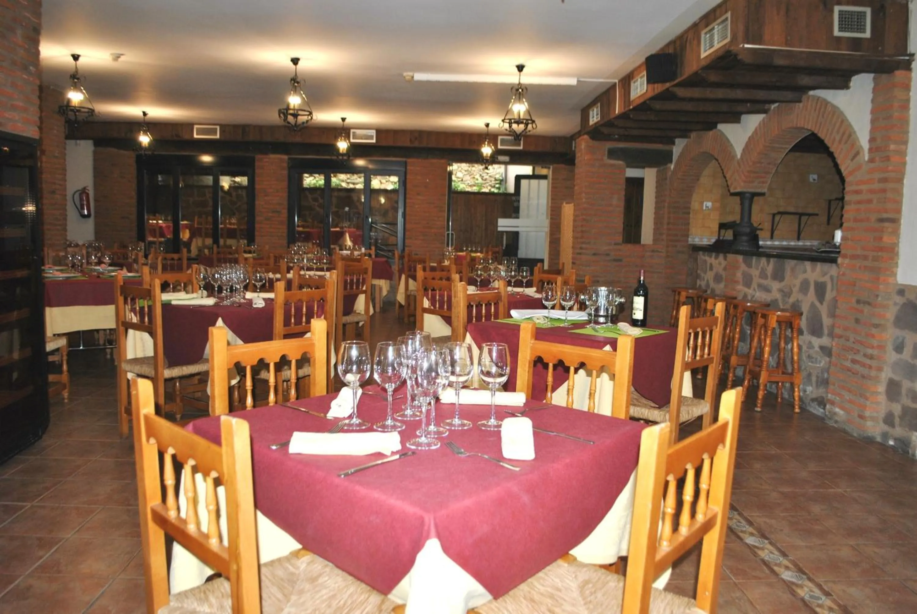 Restaurant/places to eat in Hotel Villa de Berzocana