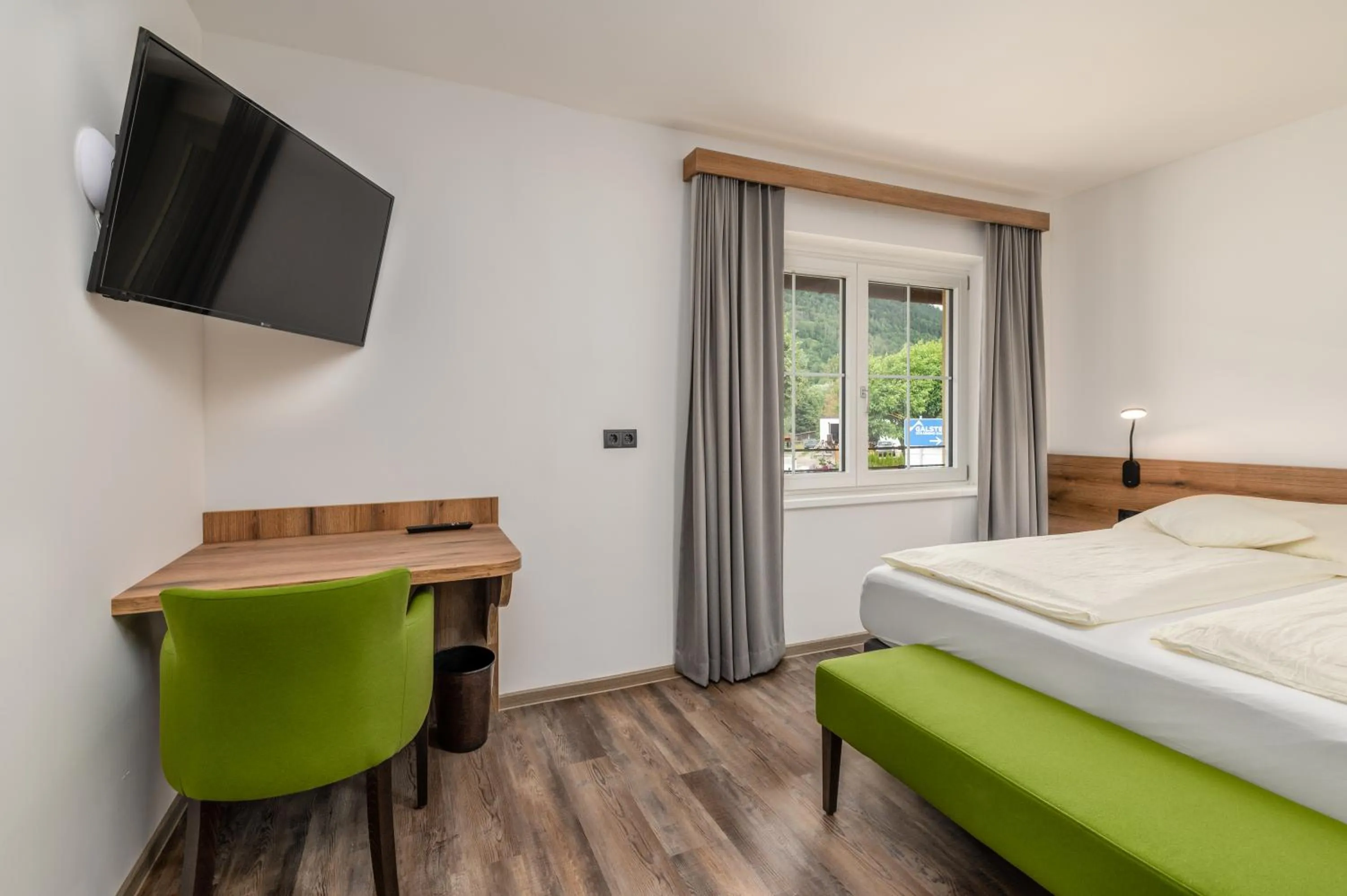TV and multimedia, Bed in Landgasthof Bierfriedl