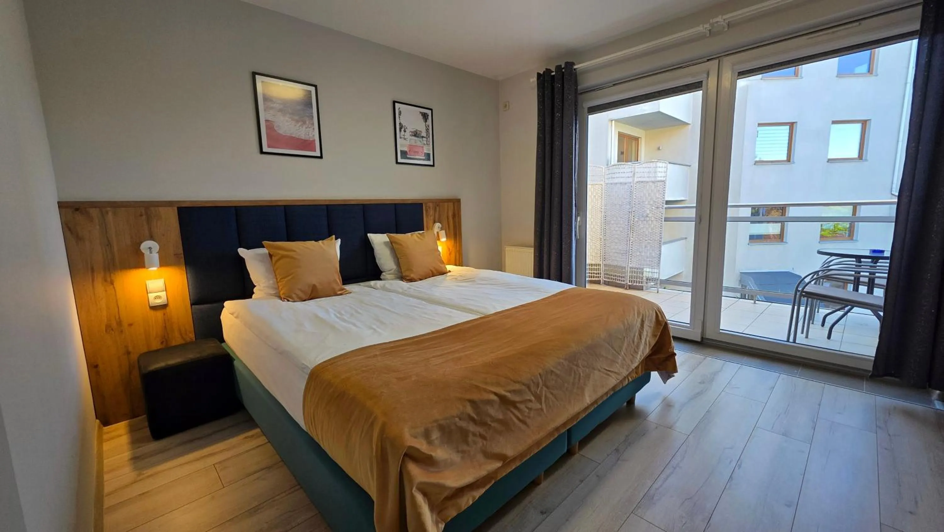 Bed in Maloves Resort & Spa, pokoje w bocznych budynkach